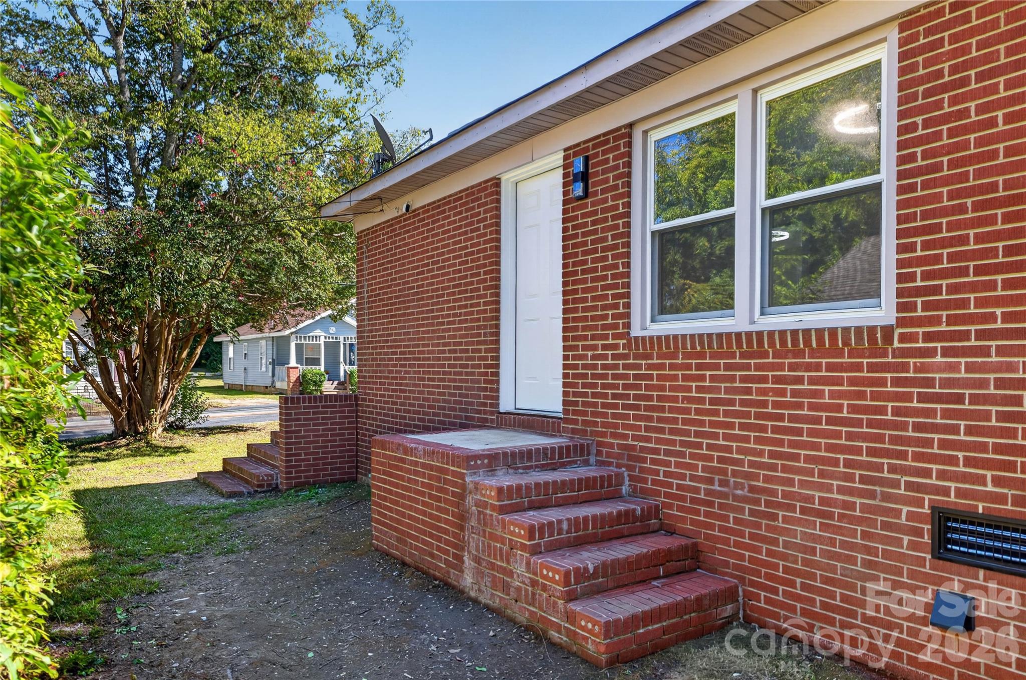 427 Clinton Avenue Property Photo 27