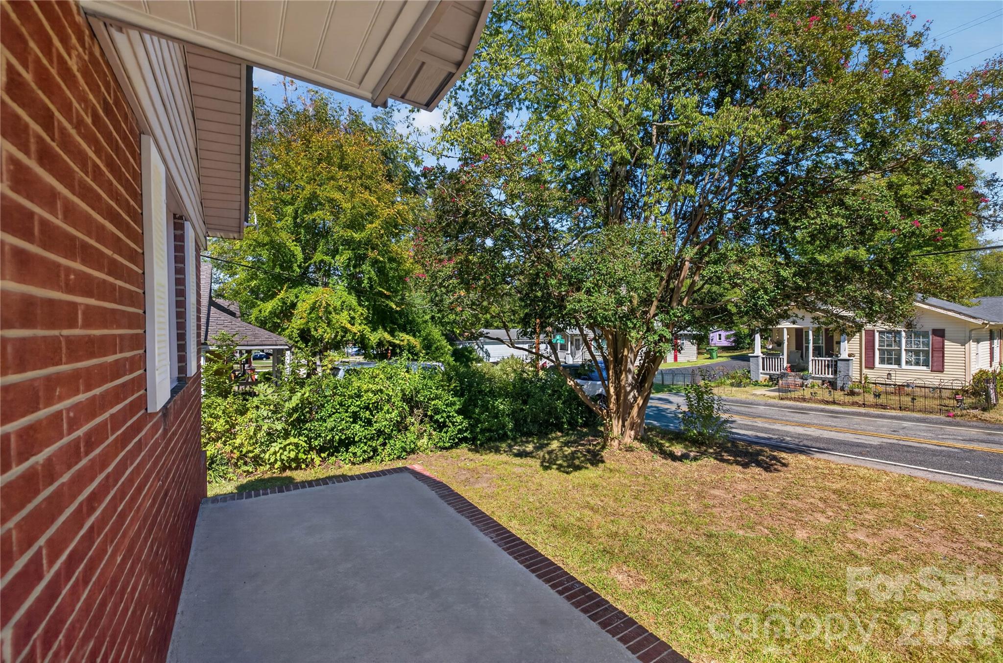 427 Clinton Avenue Property Photo 29