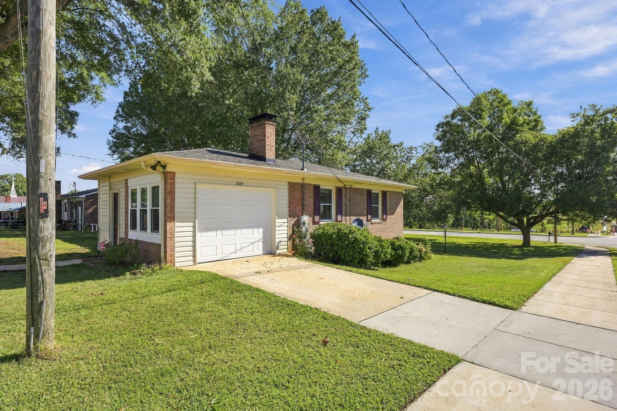 604 W Park Avenue Property Photo 2
