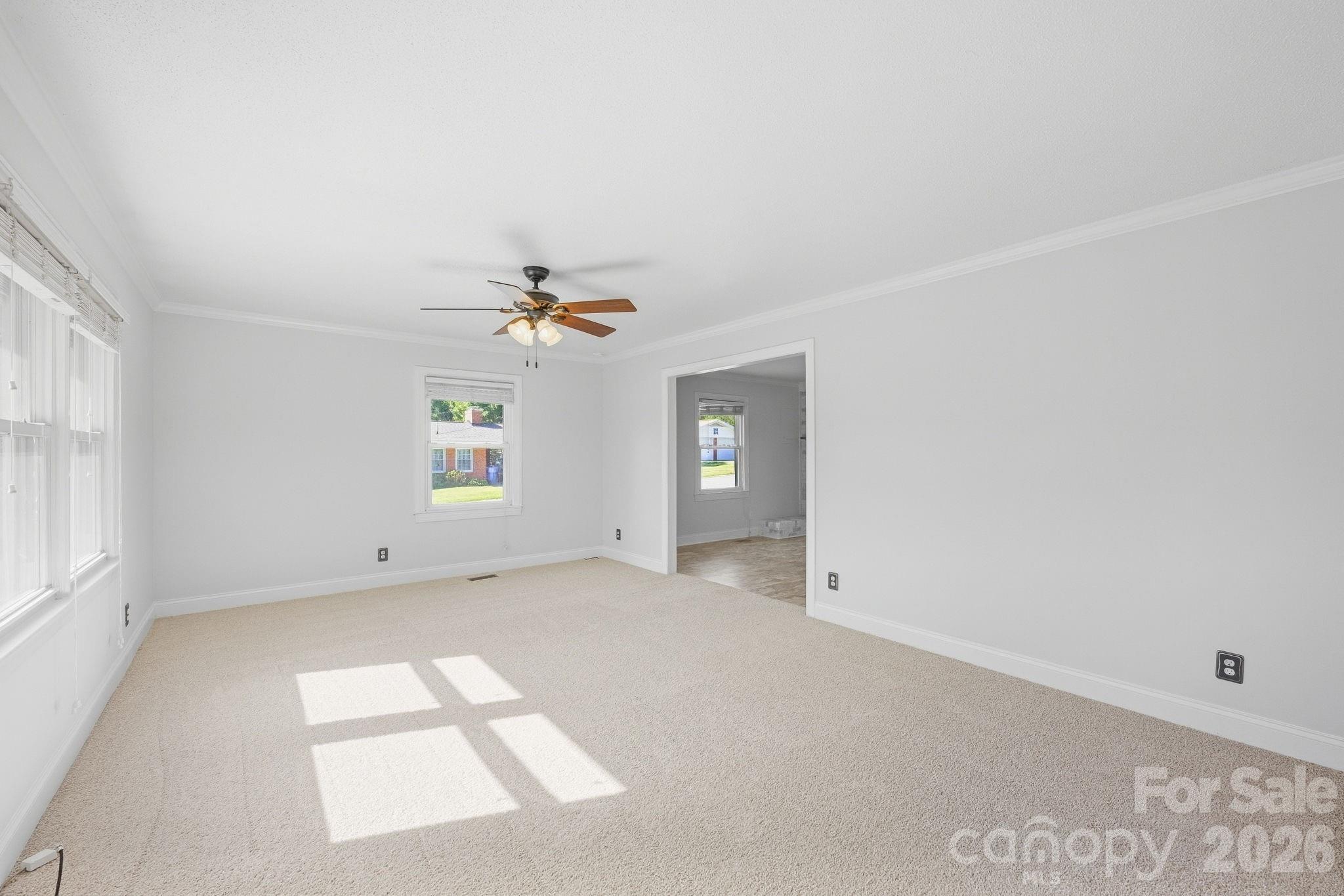 604 W Park Avenue Property Photo 6