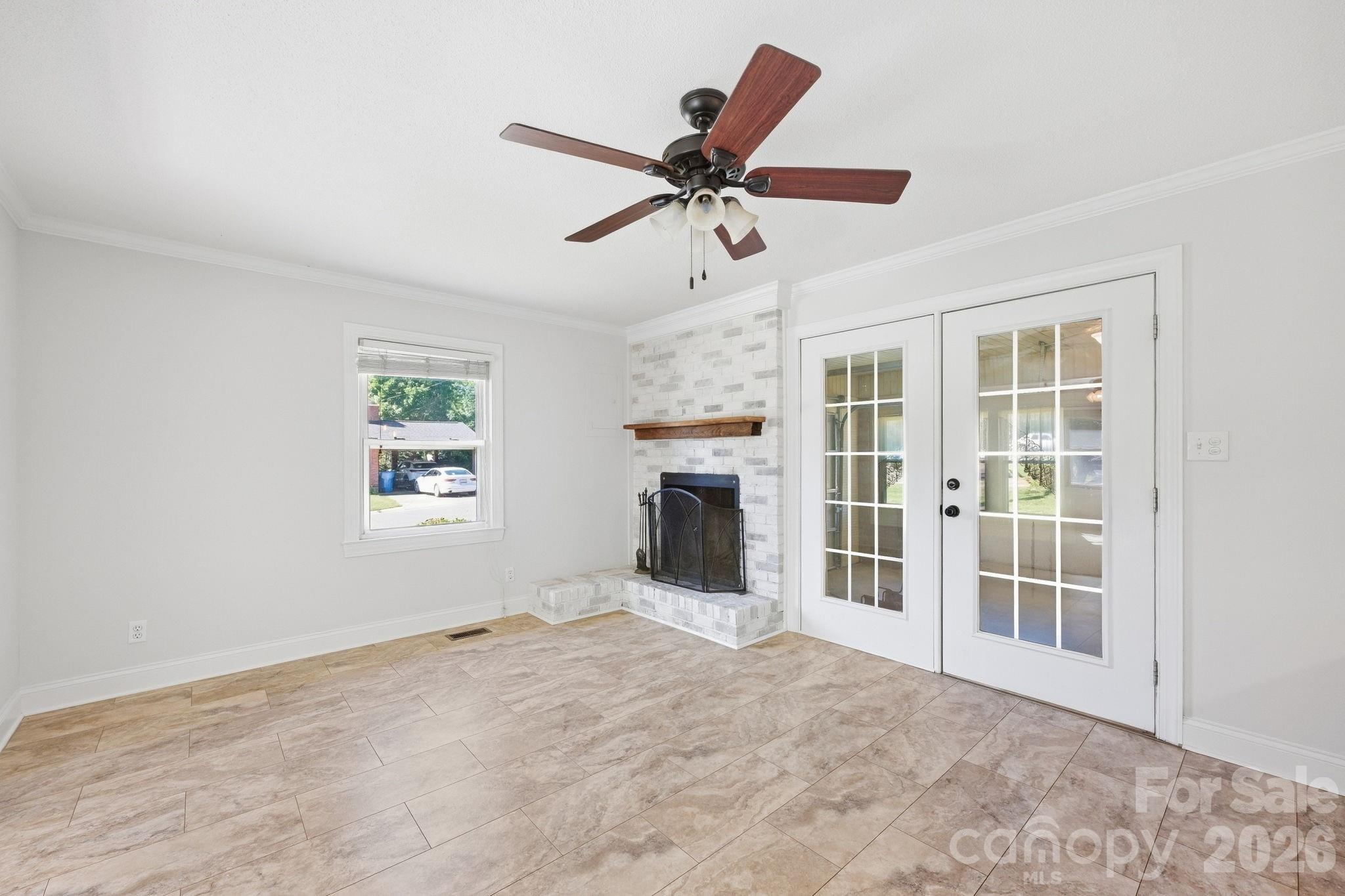 604 W Park Avenue Property Photo 8