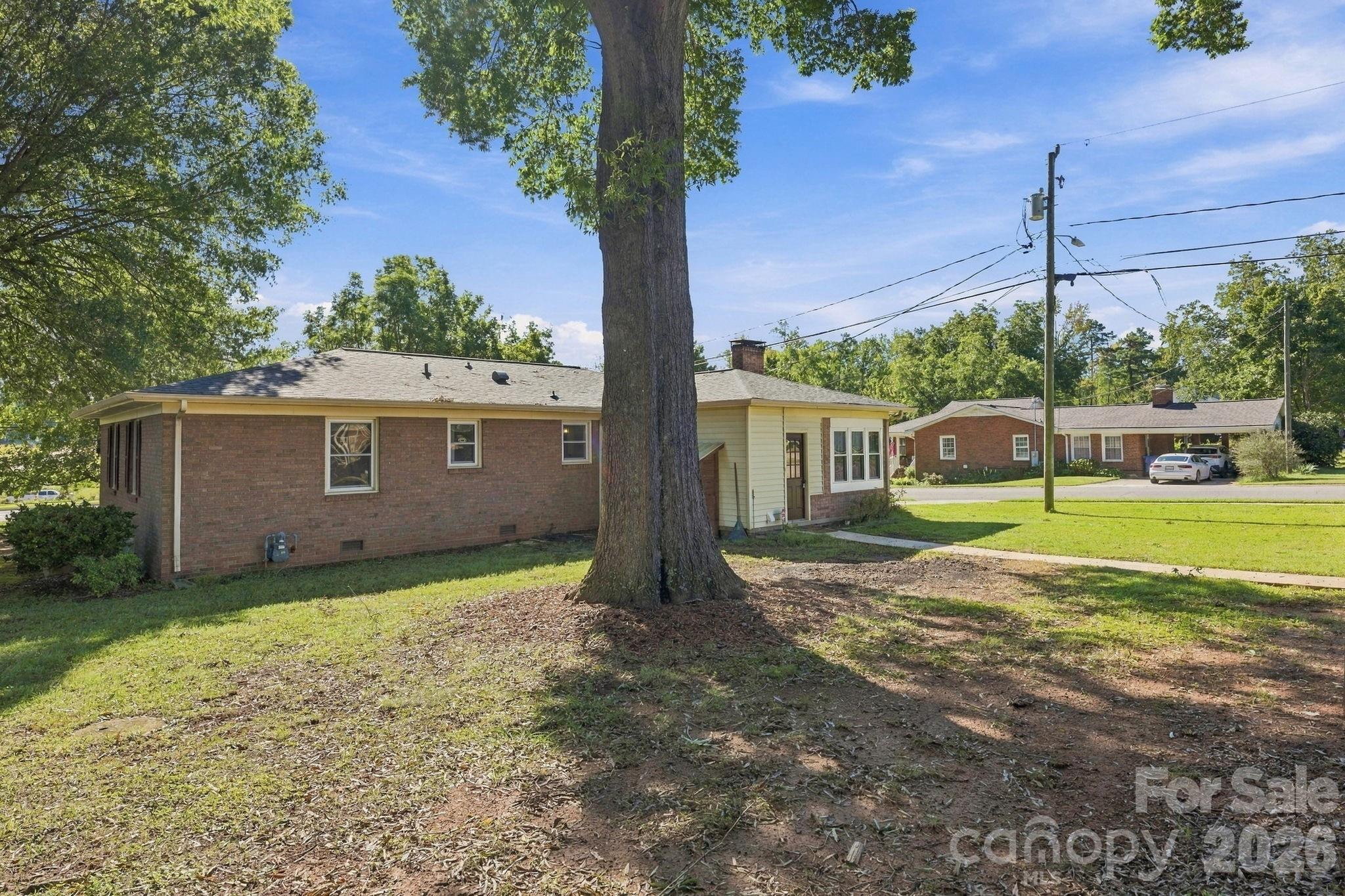 604 W Park Avenue Property Photo 35