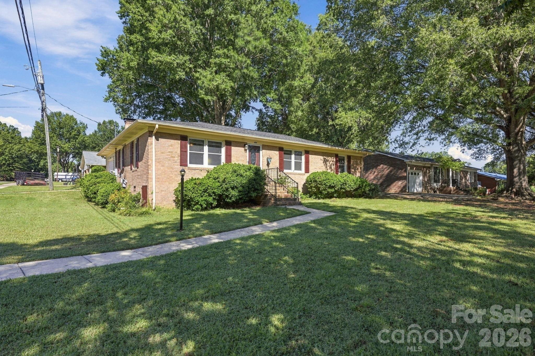 604 W Park Avenue Property Photo 40