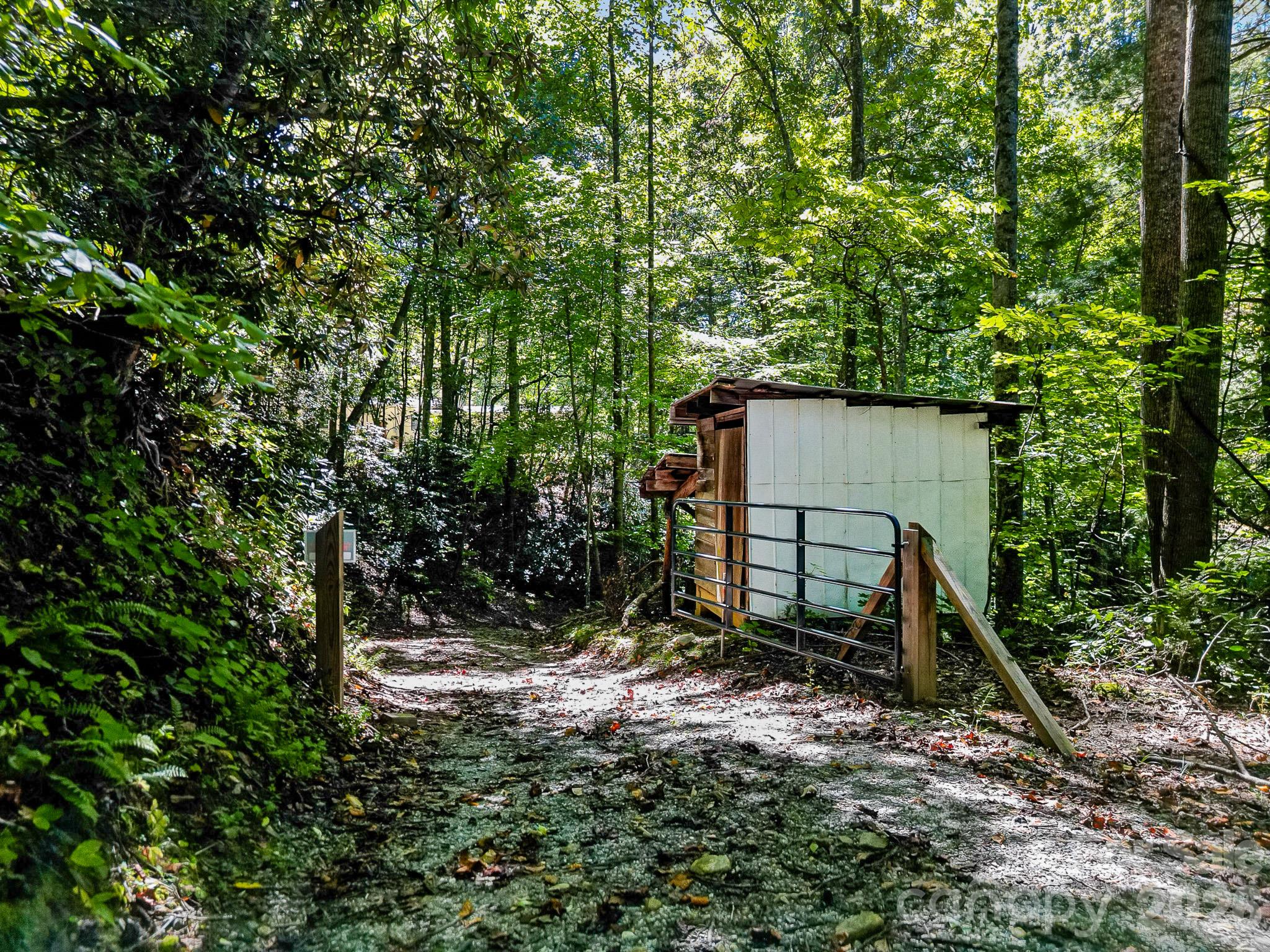 172 Rocky Top Ridge Drive Property Photo 4