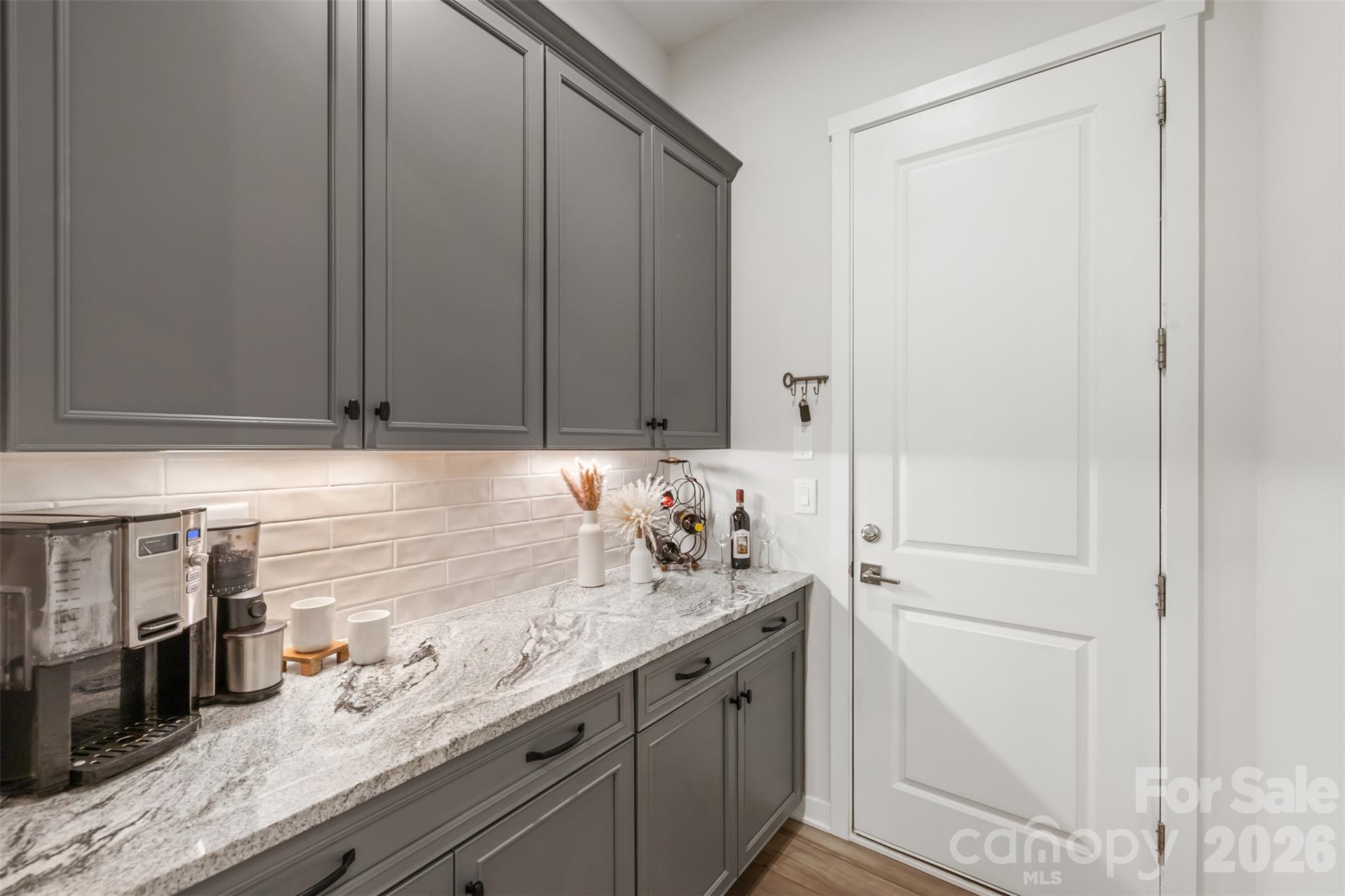 5208 Glenwalk Drive Property Photo 14