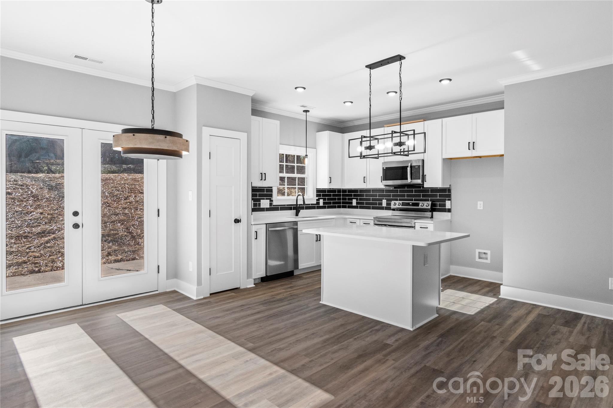 2328 Summerlin Street Property Photo 6