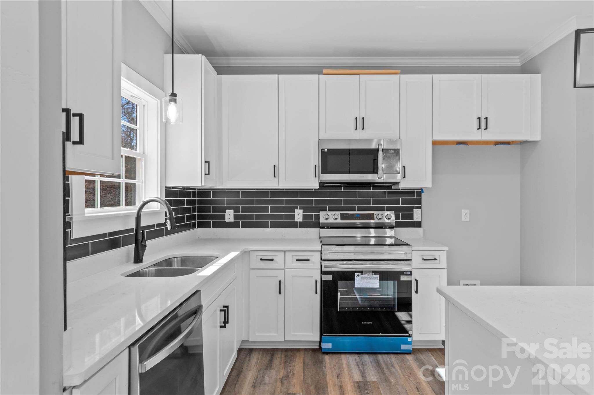 2328 Summerlin Street Property Photo 8