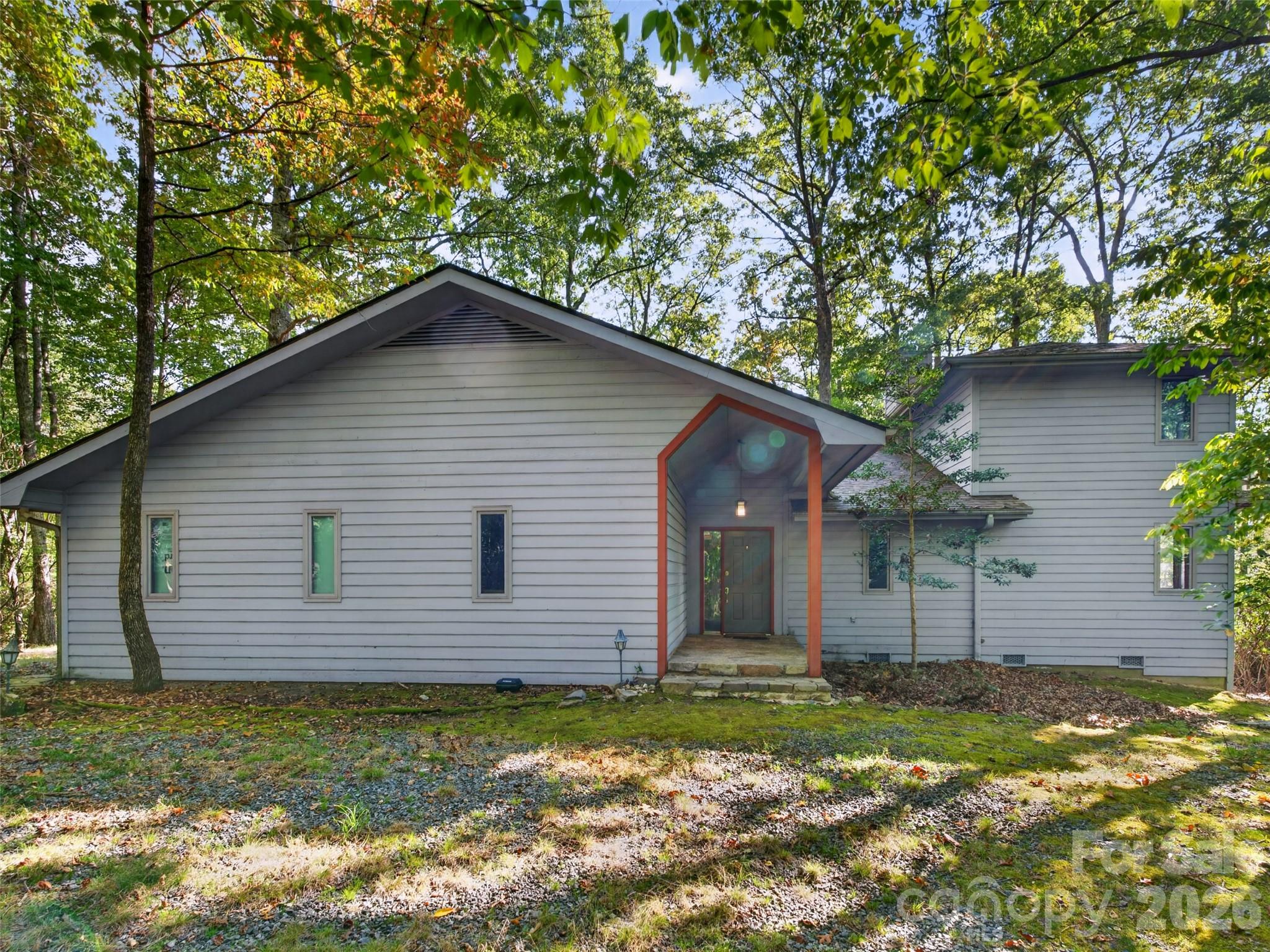 172 Clock Crest Drive Property Photo 8