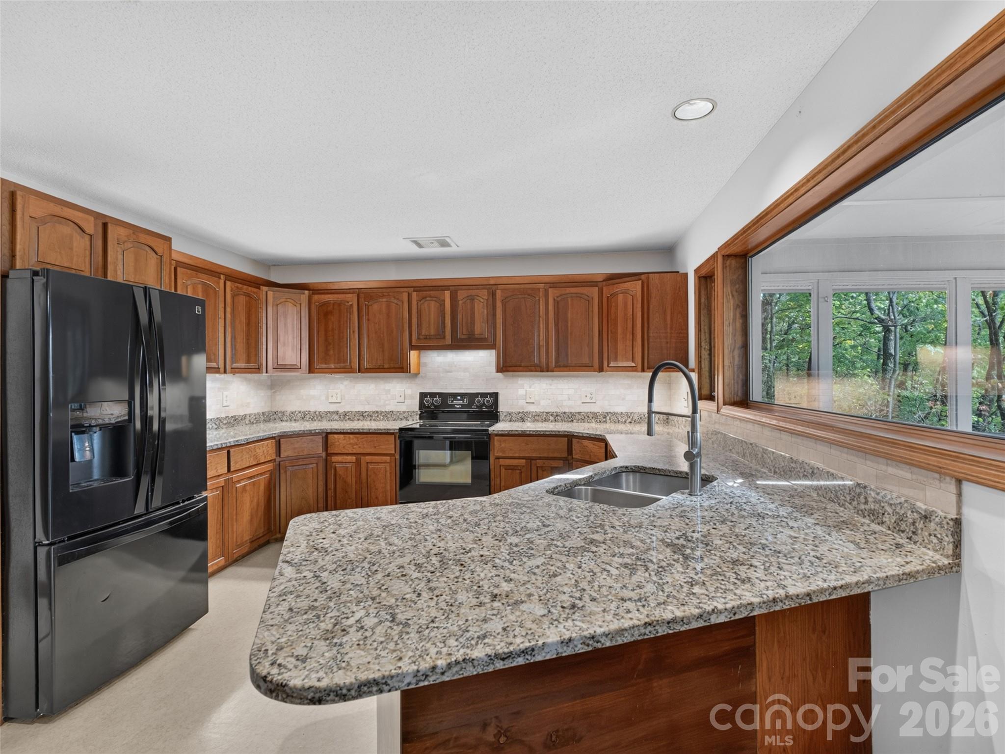 172 Clock Crest Drive Property Photo 13