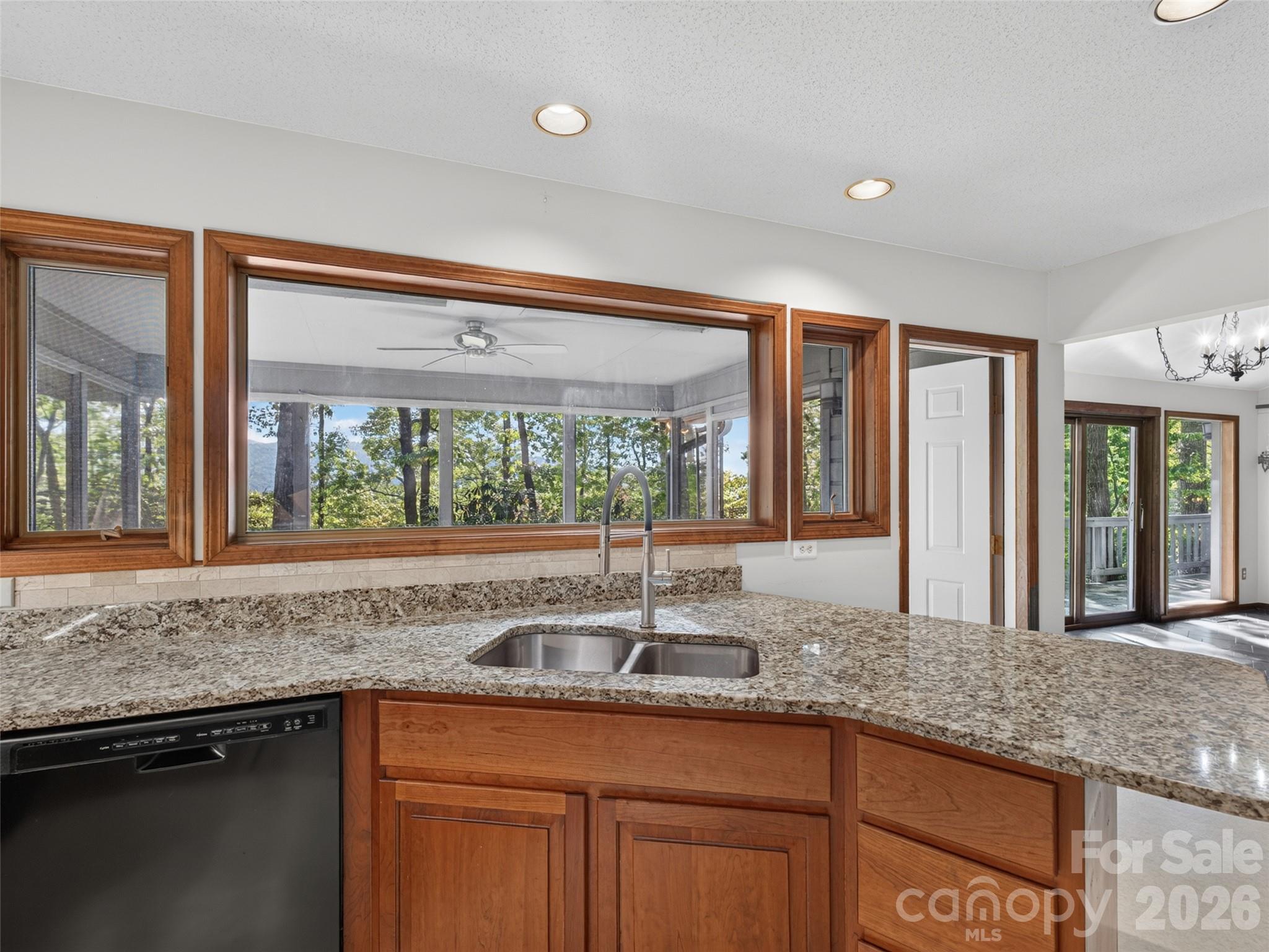 172 Clock Crest Drive Property Photo 16