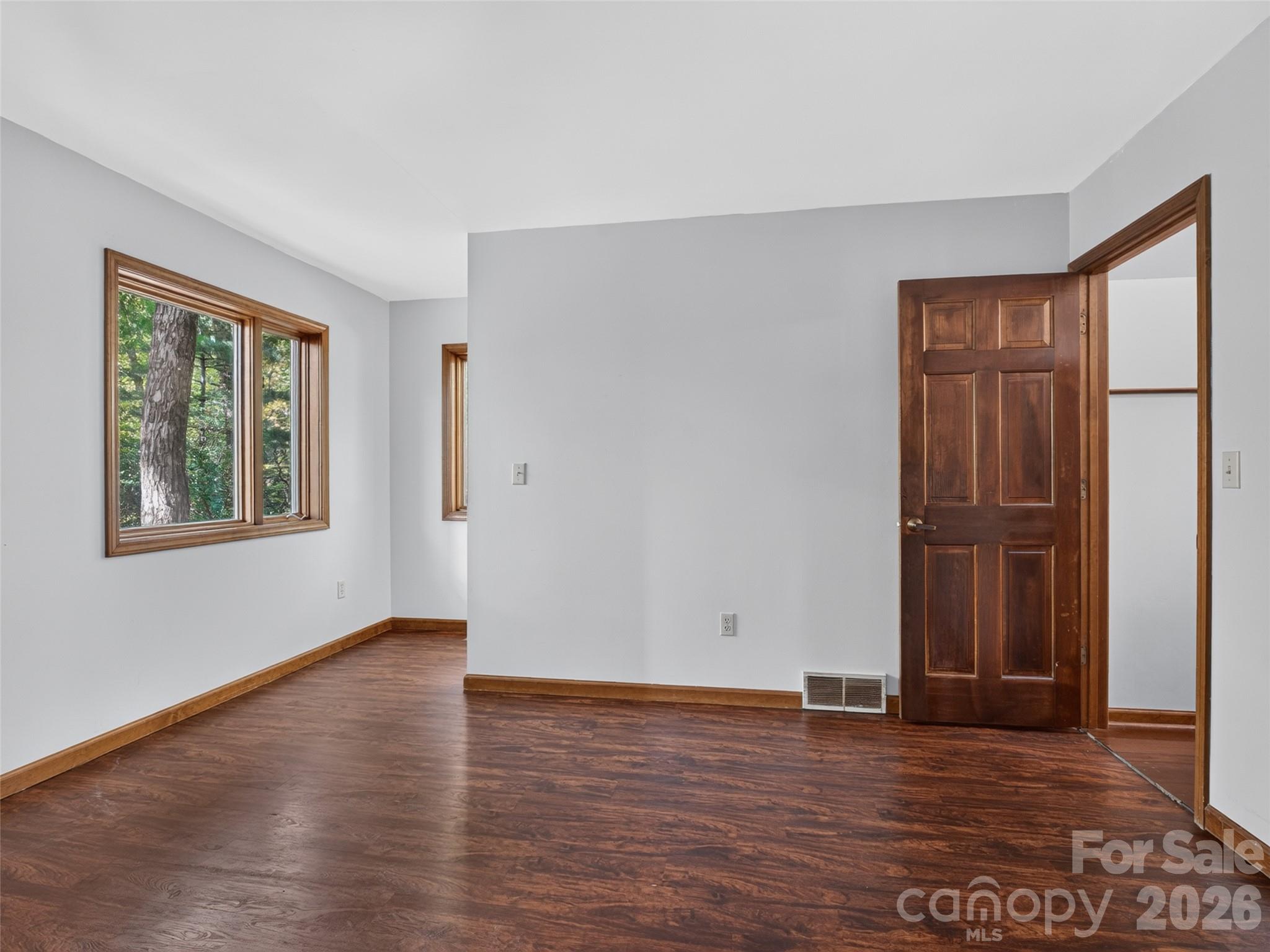 172 Clock Crest Drive Property Photo 23