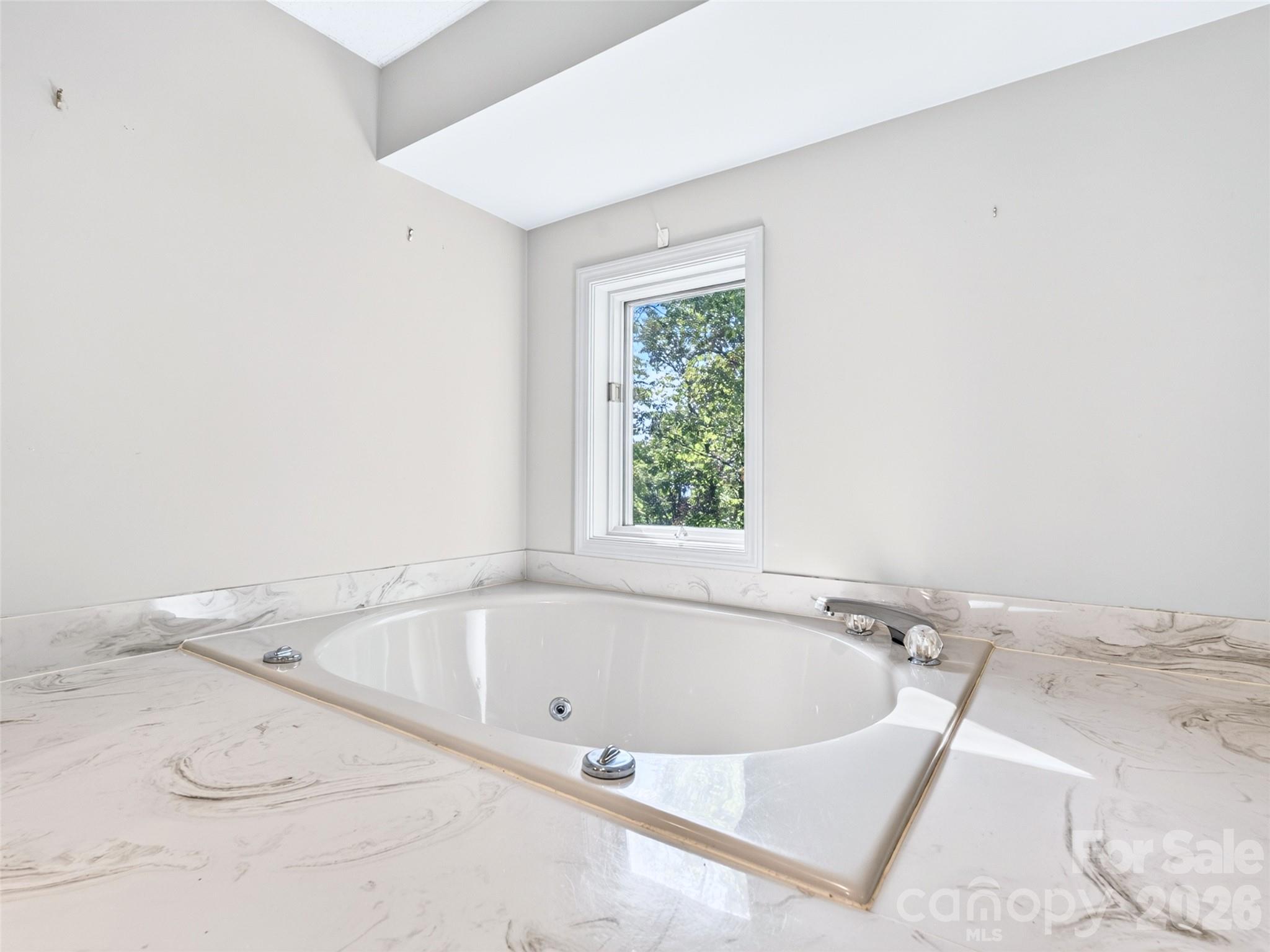 172 Clock Crest Drive Property Photo 29
