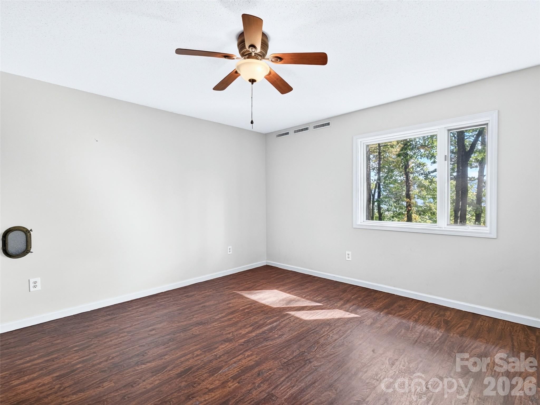 172 Clock Crest Drive Property Photo 32