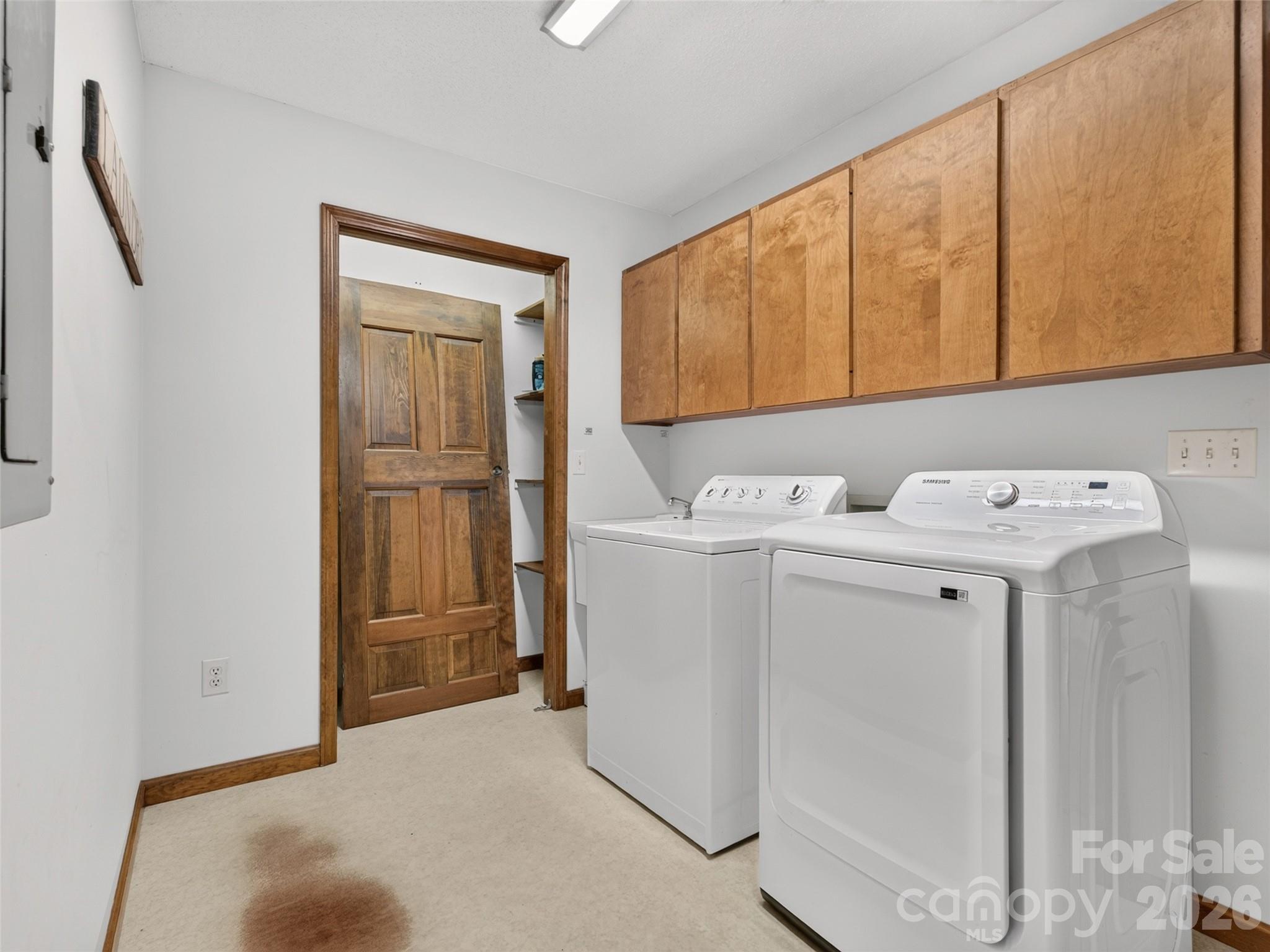172 Clock Crest Drive Property Photo 35