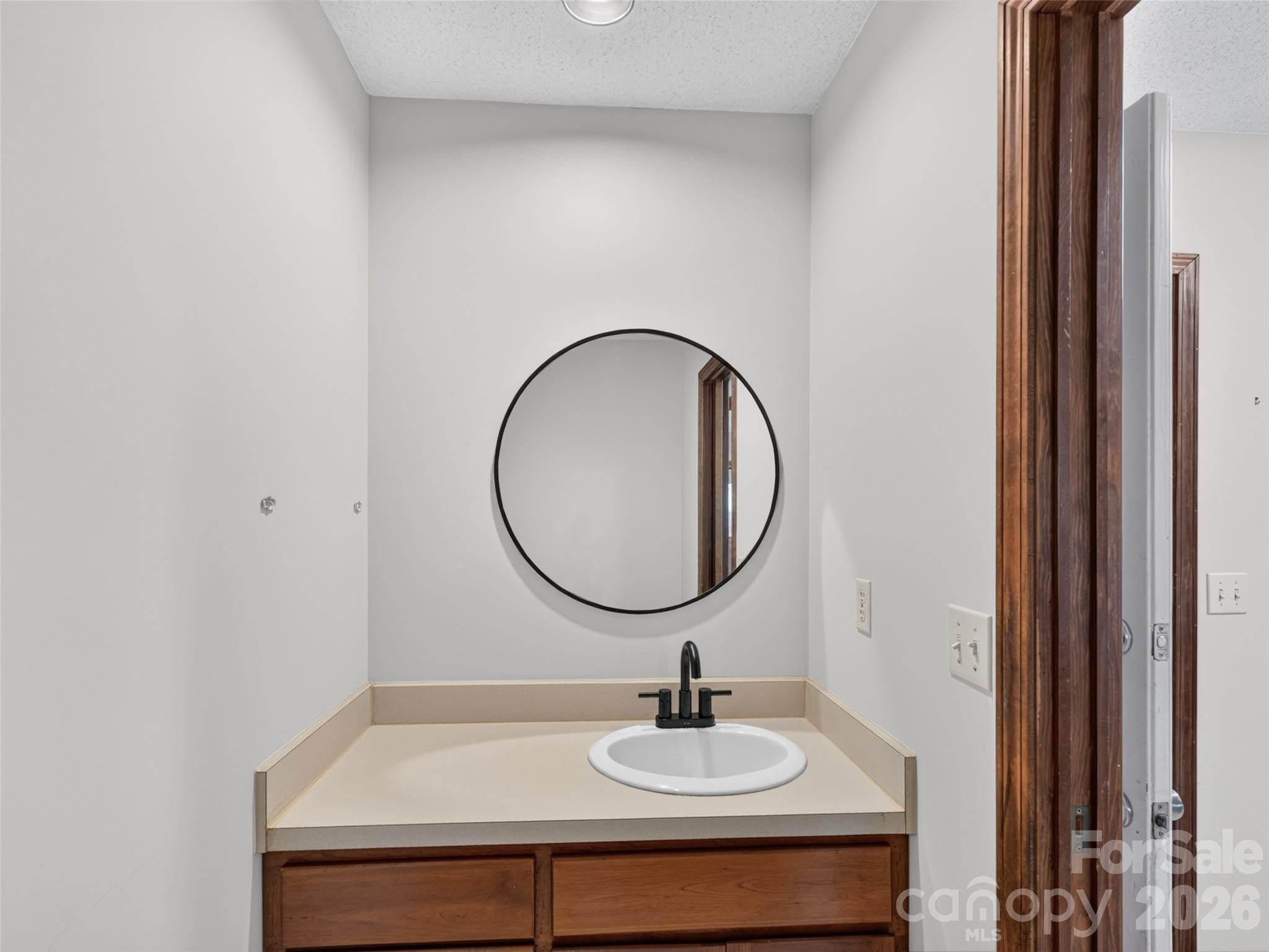 172 Clock Crest Drive Property Photo 36