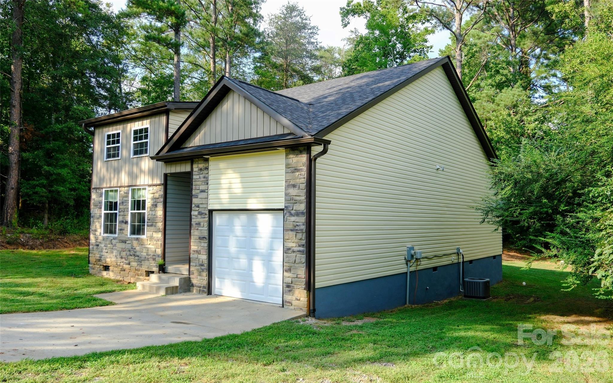 524 Asbury Drive Property Photo 2