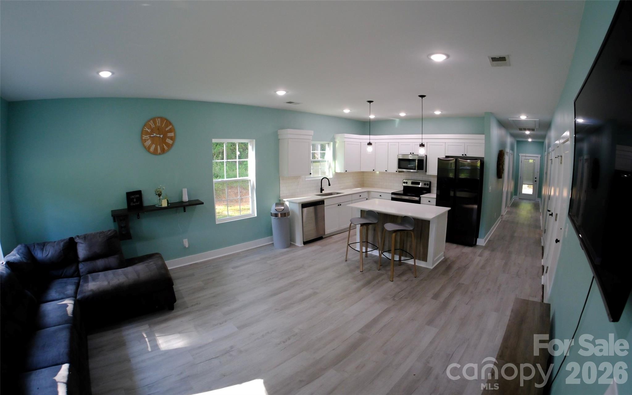 524 Asbury Drive Property Photo 8