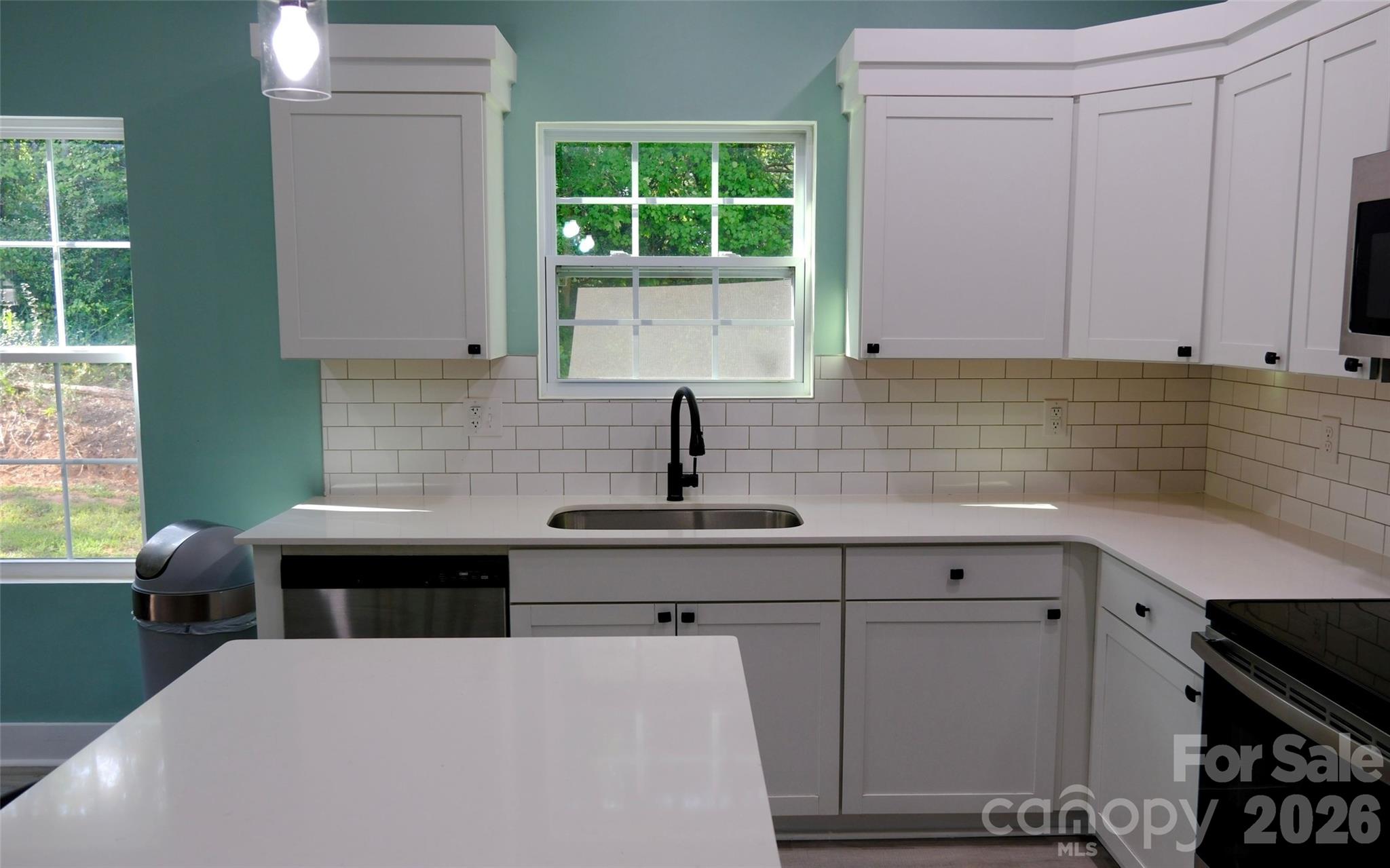 524 Asbury Drive Property Photo 10