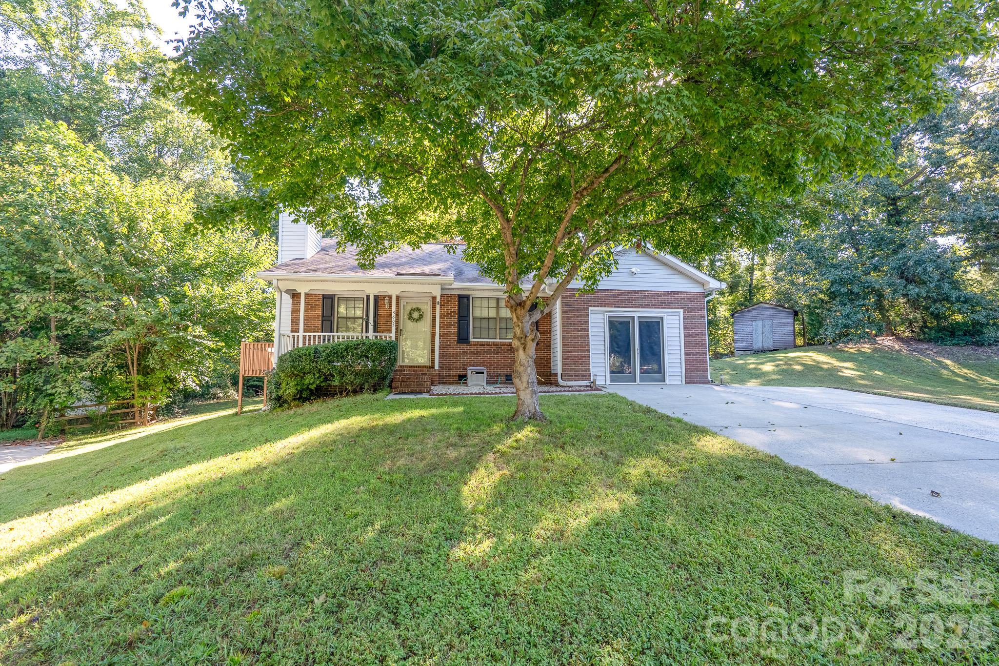 5805 Woodrock Court Property Photo 2