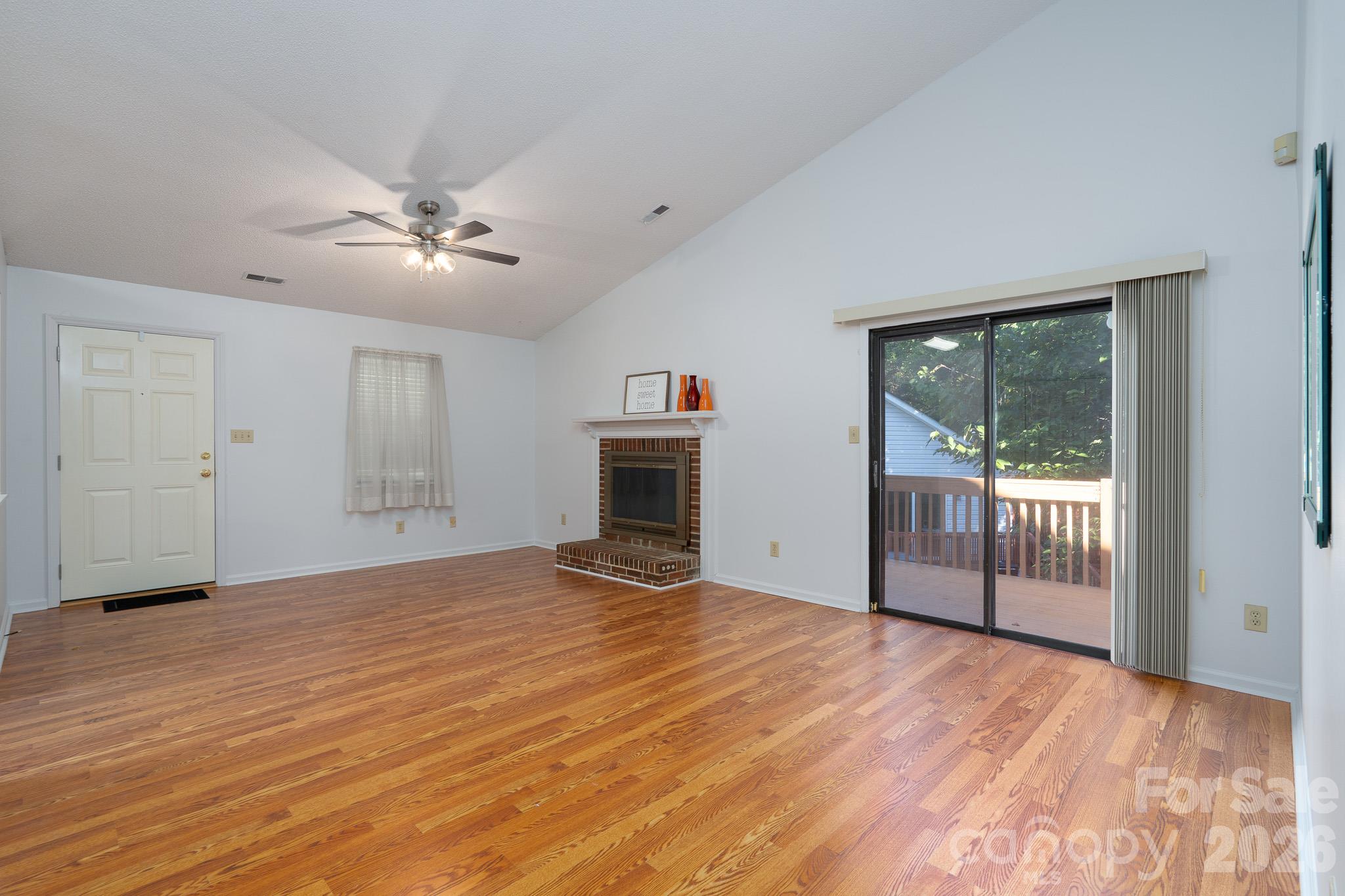 5805 Woodrock Court Property Photo 7