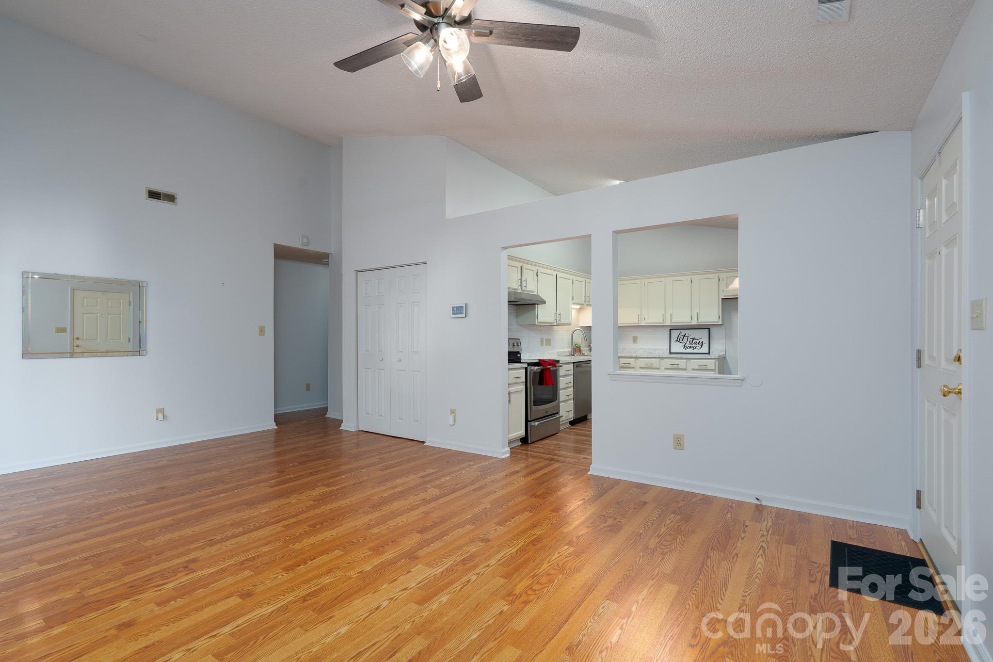 5805 Woodrock Court Property Photo 9