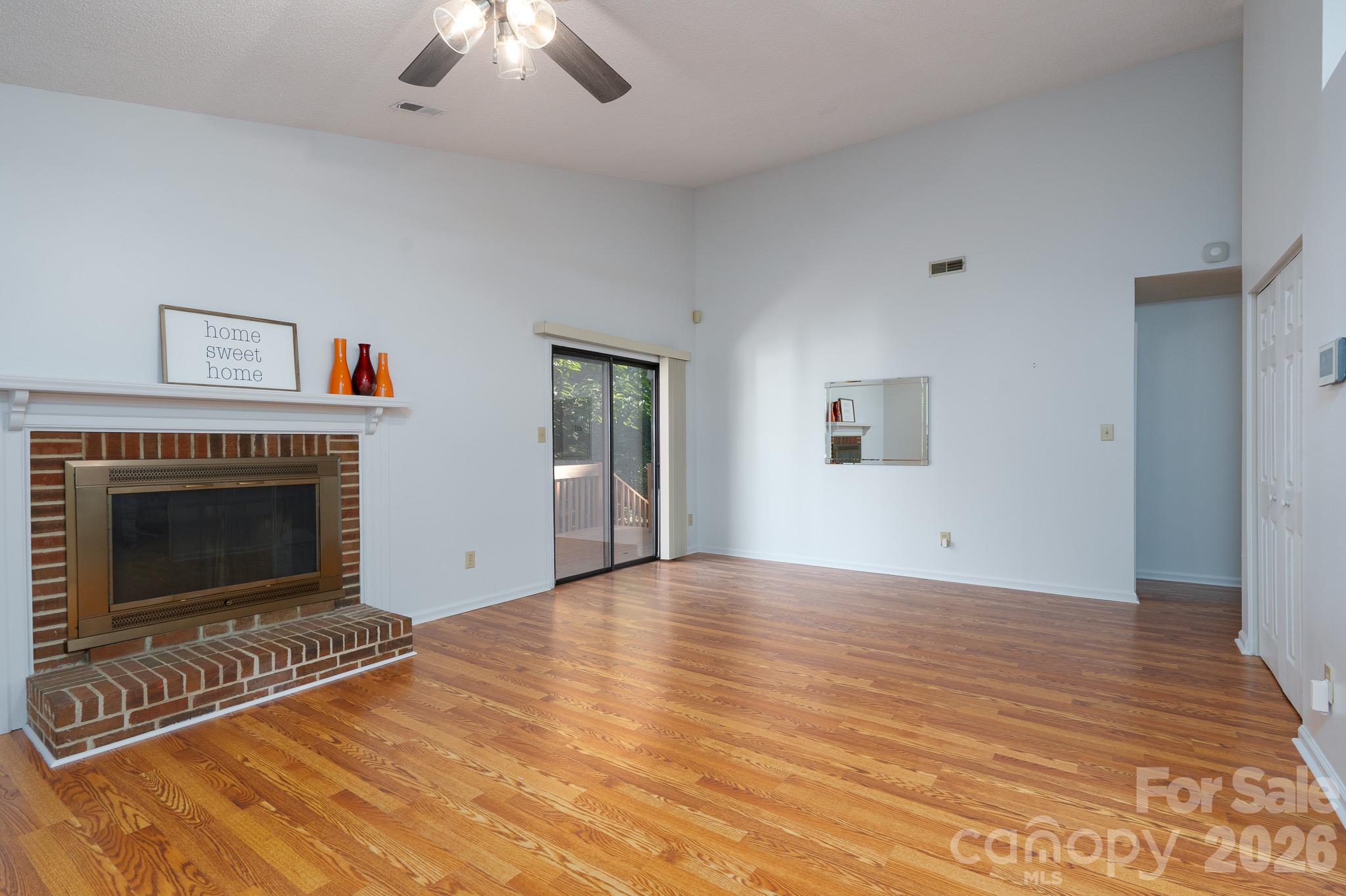 5805 Woodrock Court Property Photo 10