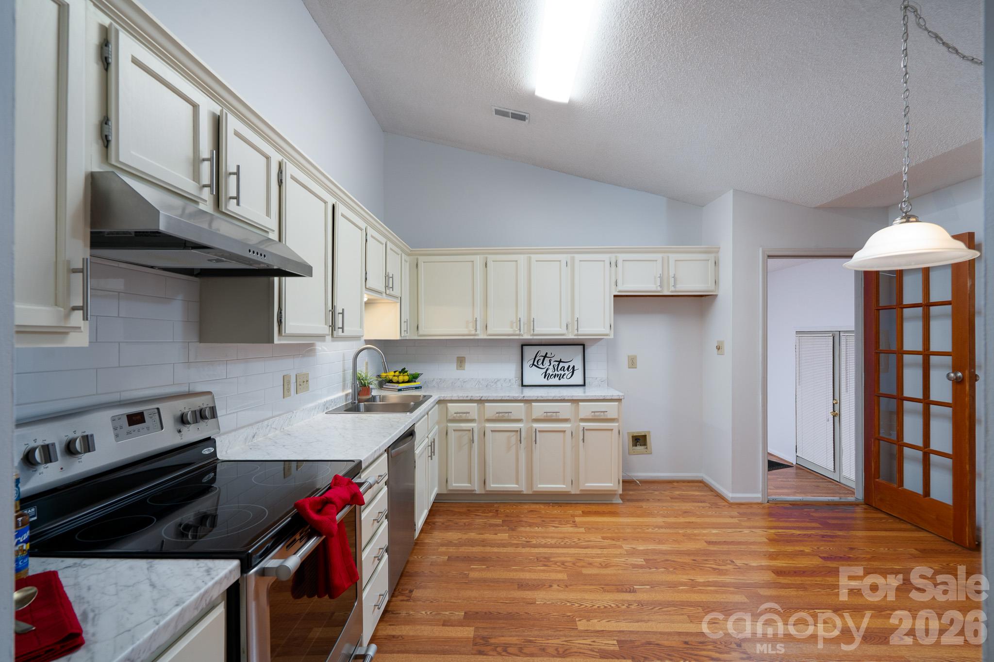 5805 Woodrock Court Property Photo 11