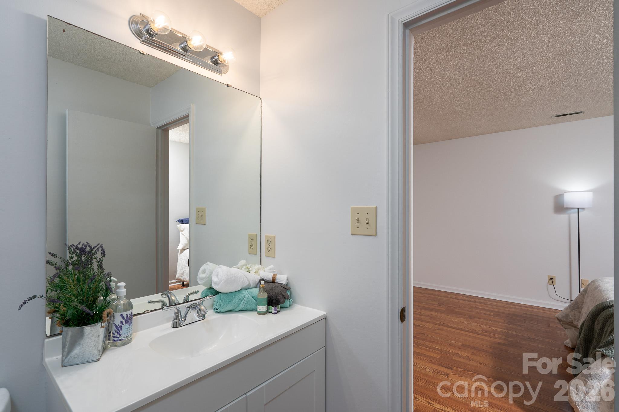 5805 Woodrock Court Property Photo 18