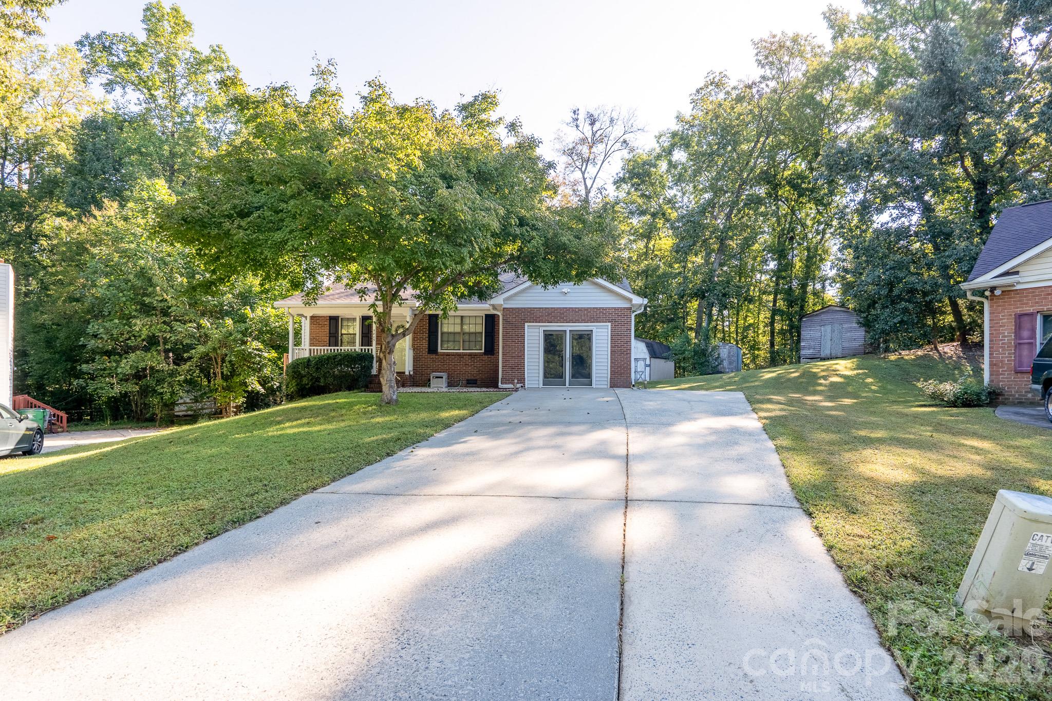 5805 Woodrock Court Property Photo 28