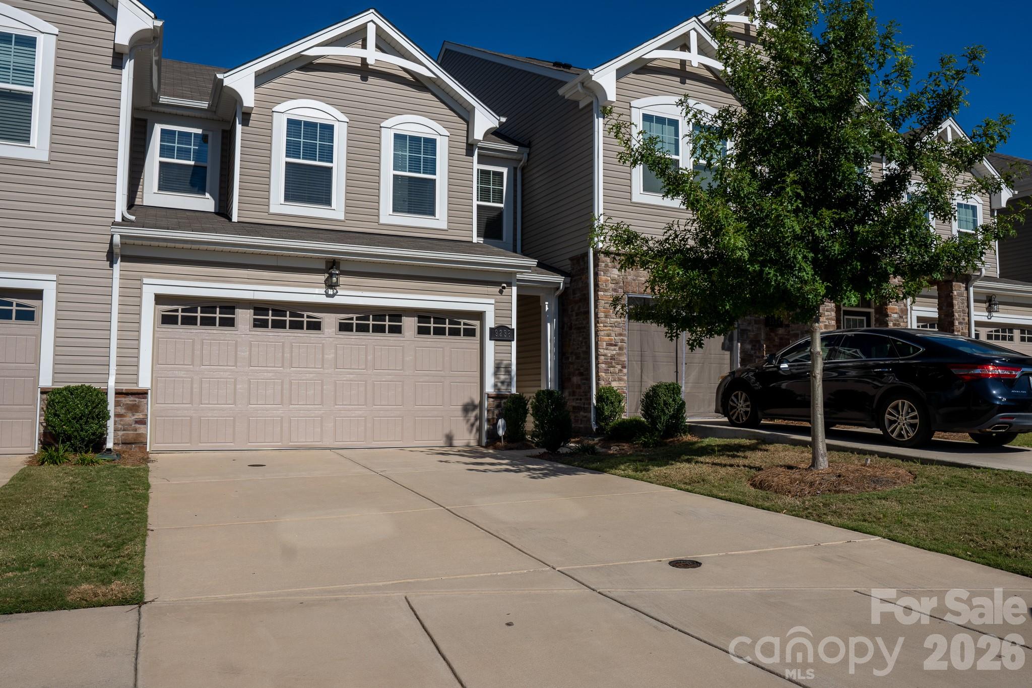9238 Northfield Crossing Drive Property Photo 1