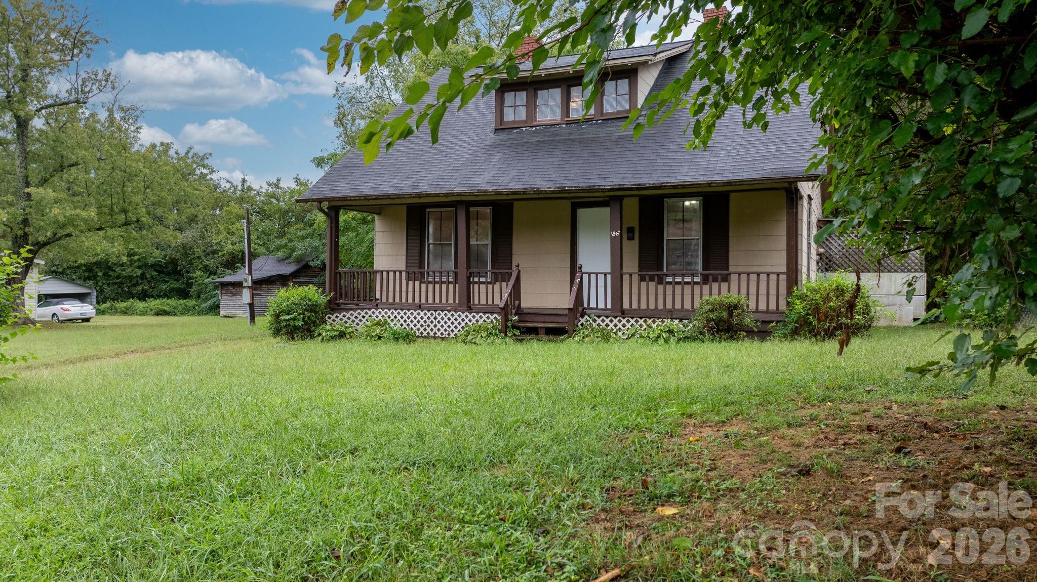1847 2nd Avenue Property Photo 3