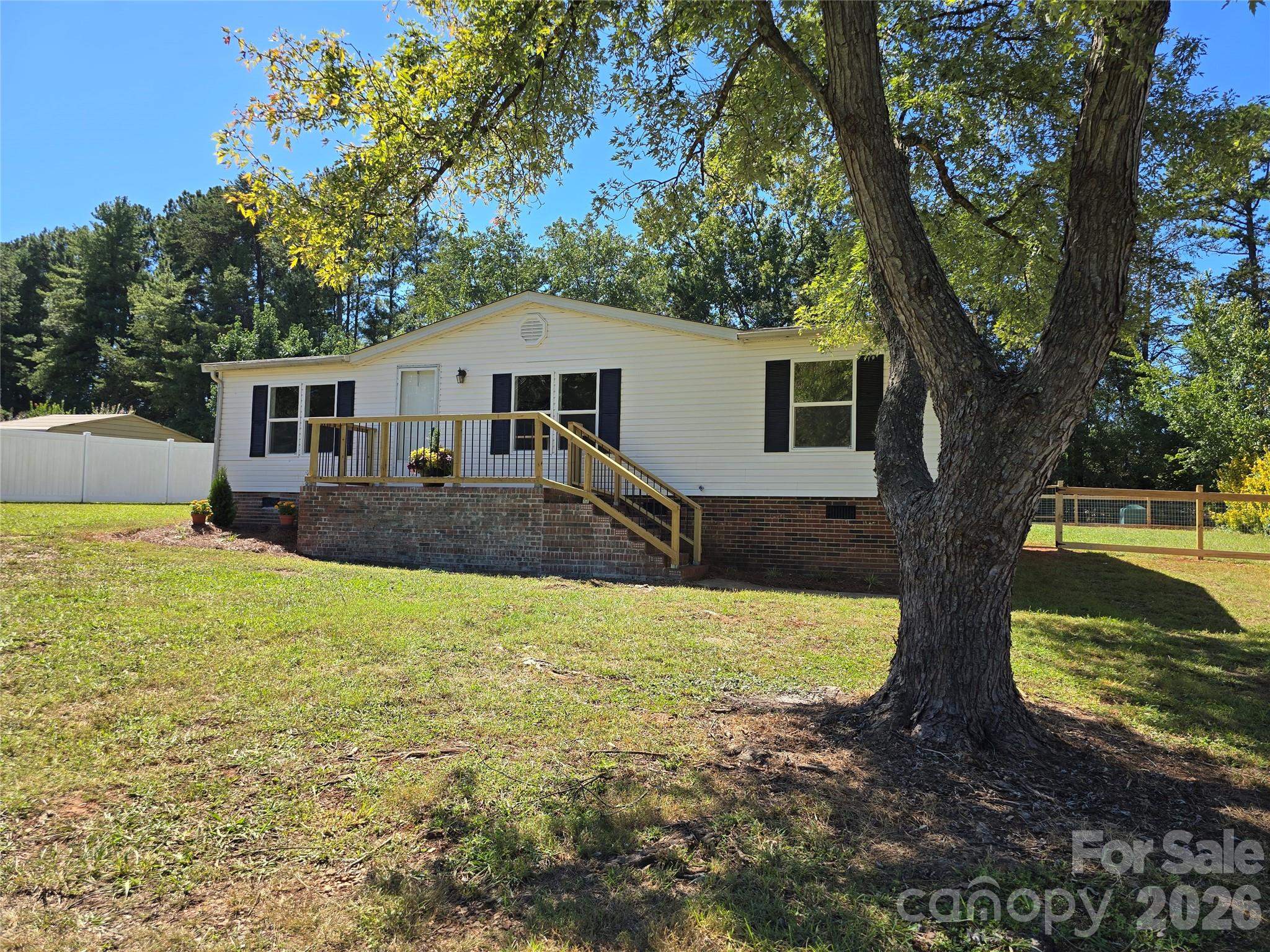 660 Childers Road Property Photo 1