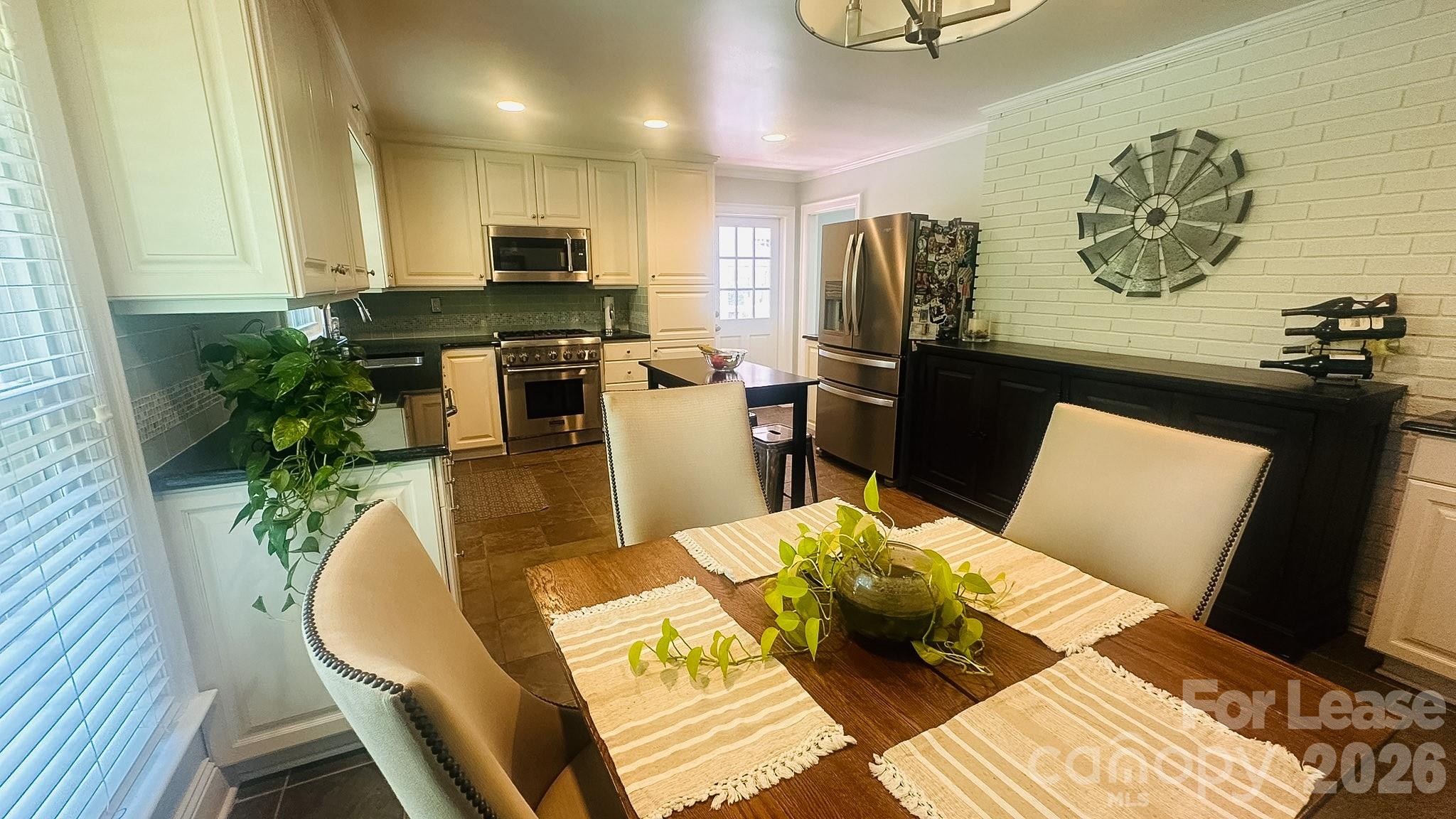5320 Seacroft Road Property Photo 3