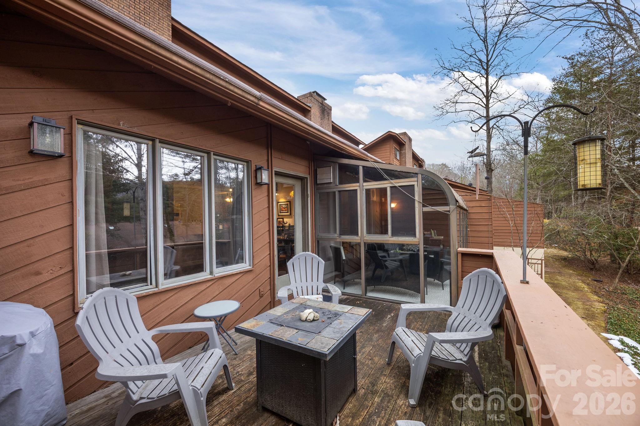 501 Woodfield Drive Property Photo 16