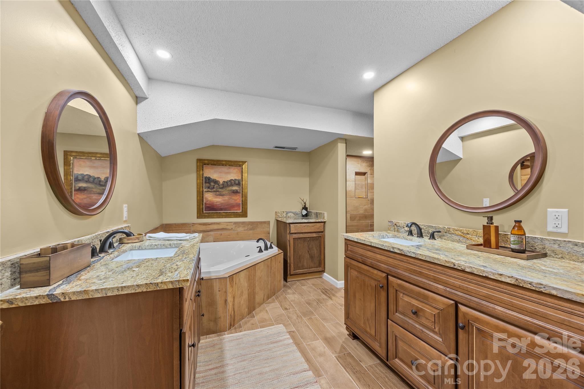 501 Woodfield Drive Property Photo 27