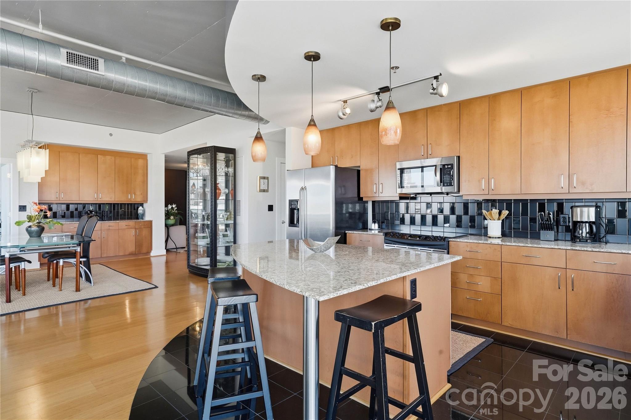 505 E 6th Street 1201 Property Photo 7
