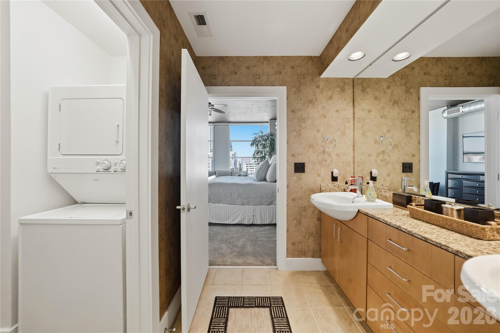505 E 6th Street 1201 Property Photo 24