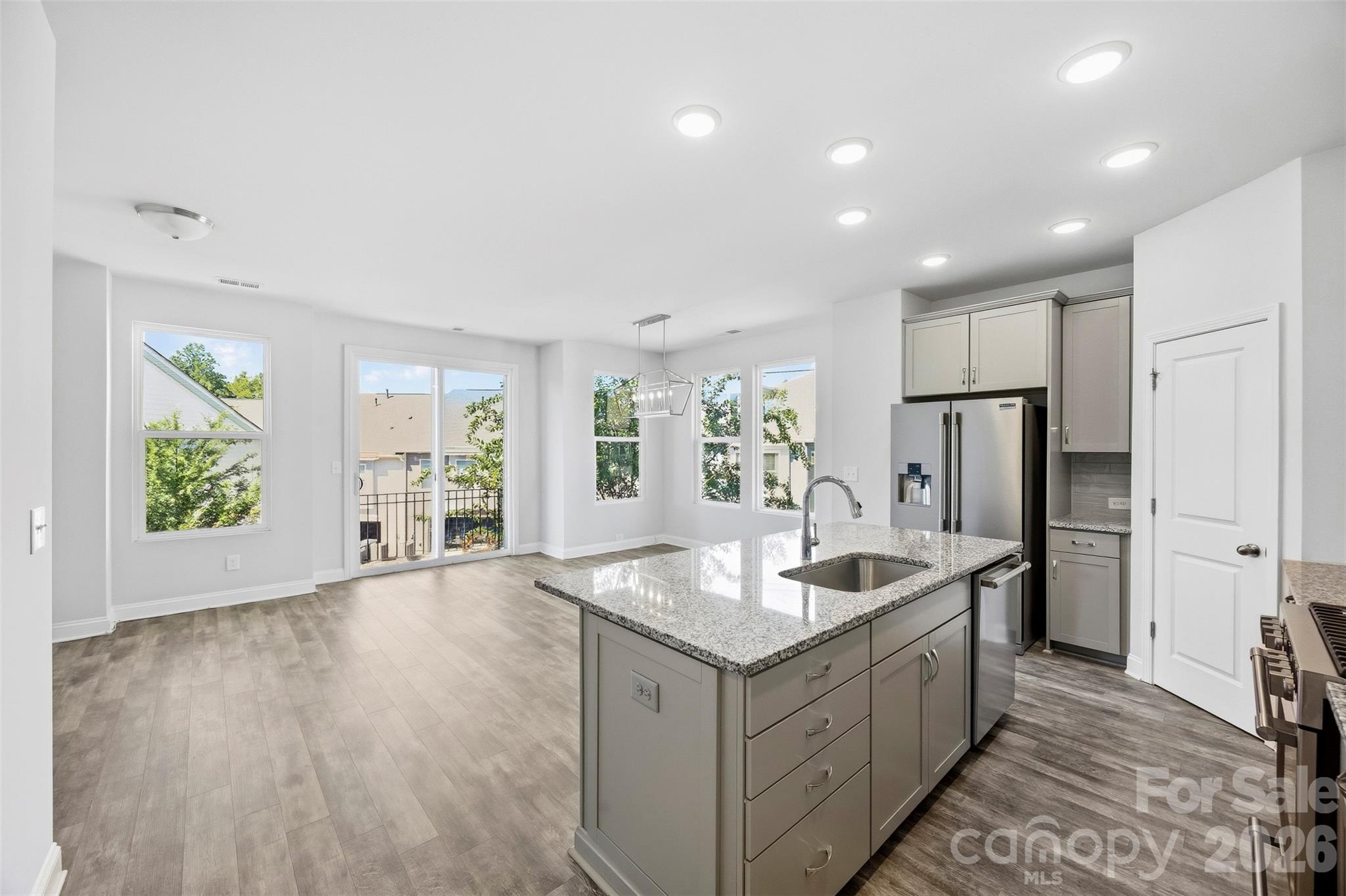 1432 Winding Stream Road Property Photo 3