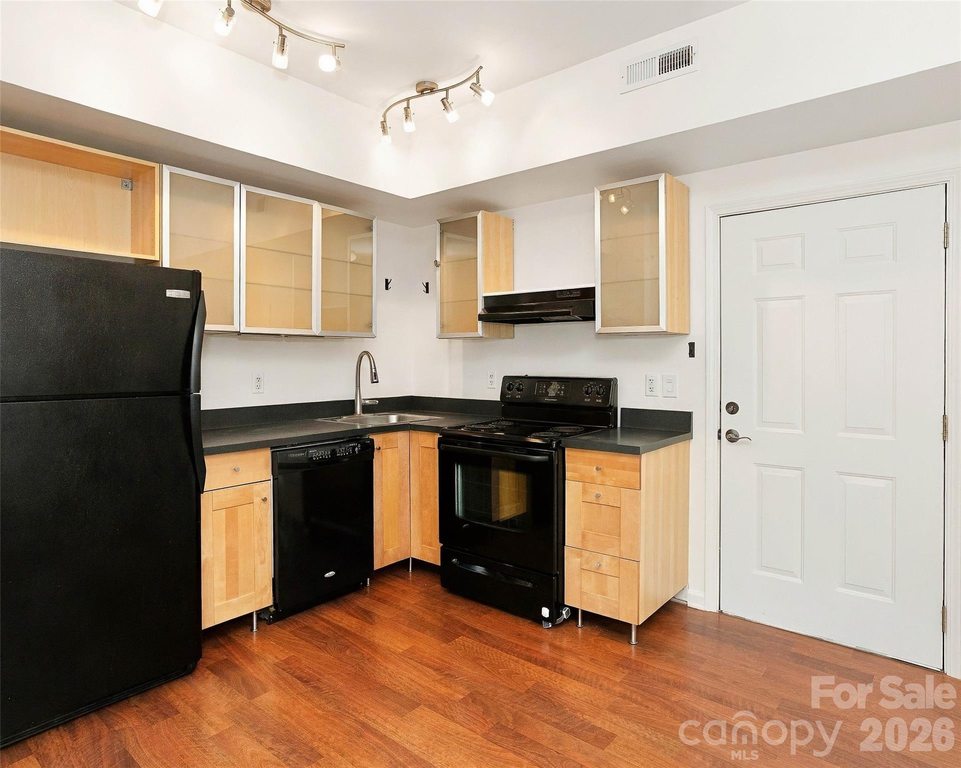 125 Clingman Avenue 304 Property Photo 6