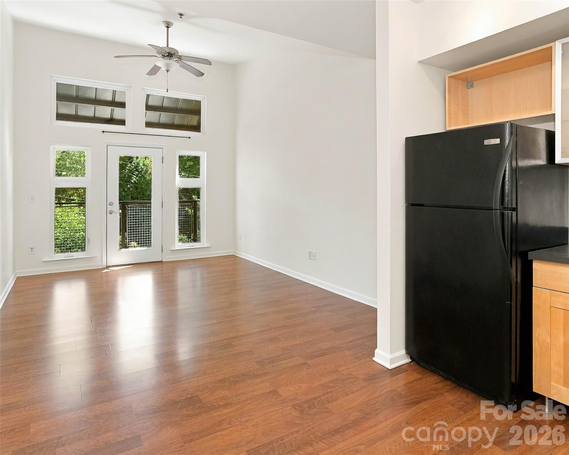125 Clingman Avenue 304 Property Photo 8