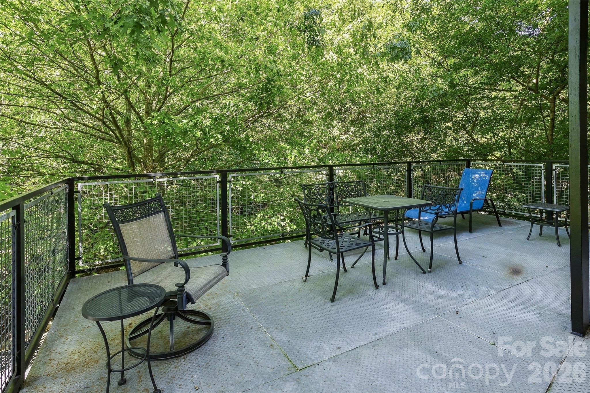 125 Clingman Avenue 304 Property Photo 25