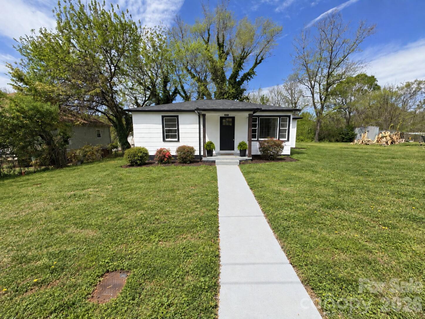 142 S Ervin Avenue Property Photo 1