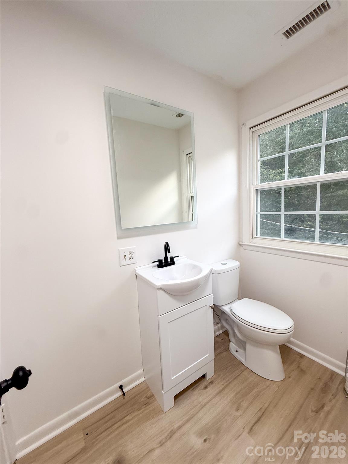 1527 Kingston Drive Property Photo 6