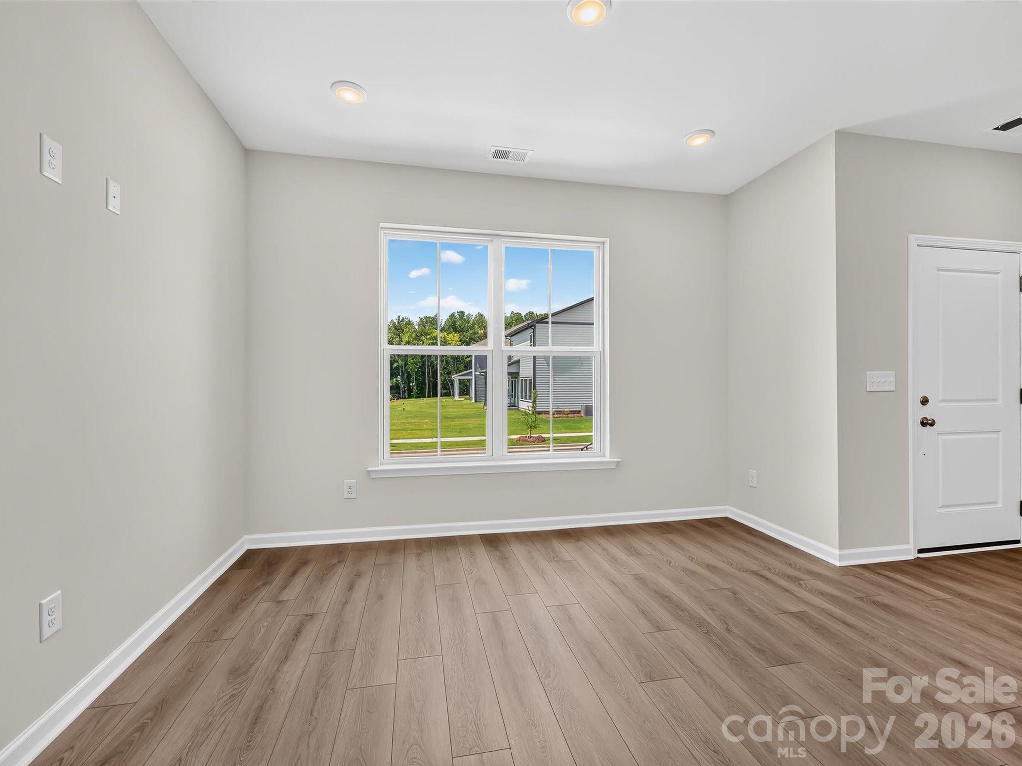 569 Cape Cod Way Property Photo 7