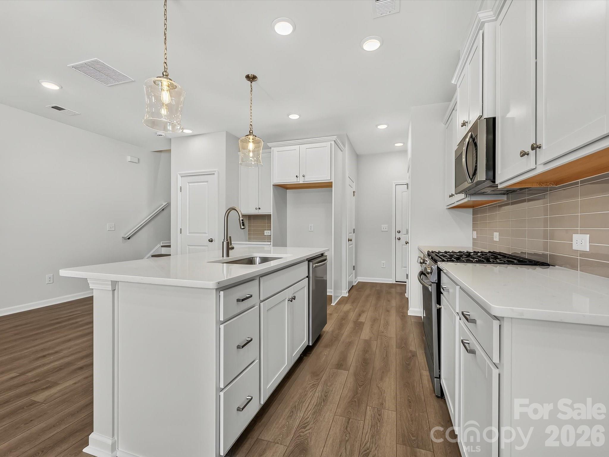 569 Cape Cod Way Property Photo 11