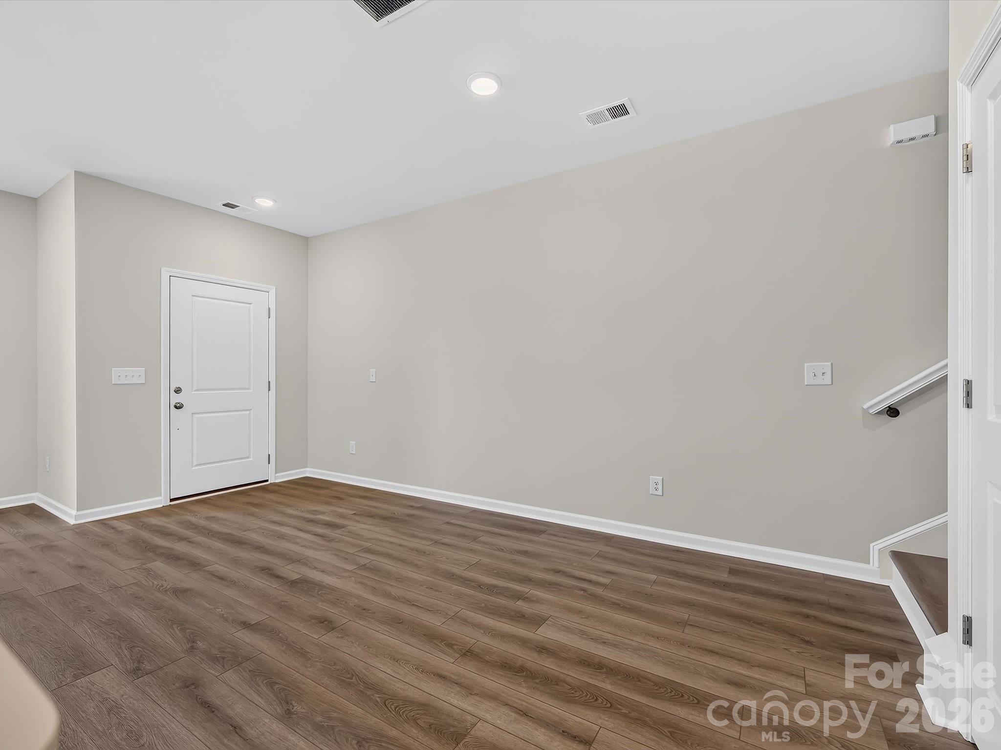 569 Cape Cod Way Property Photo 12