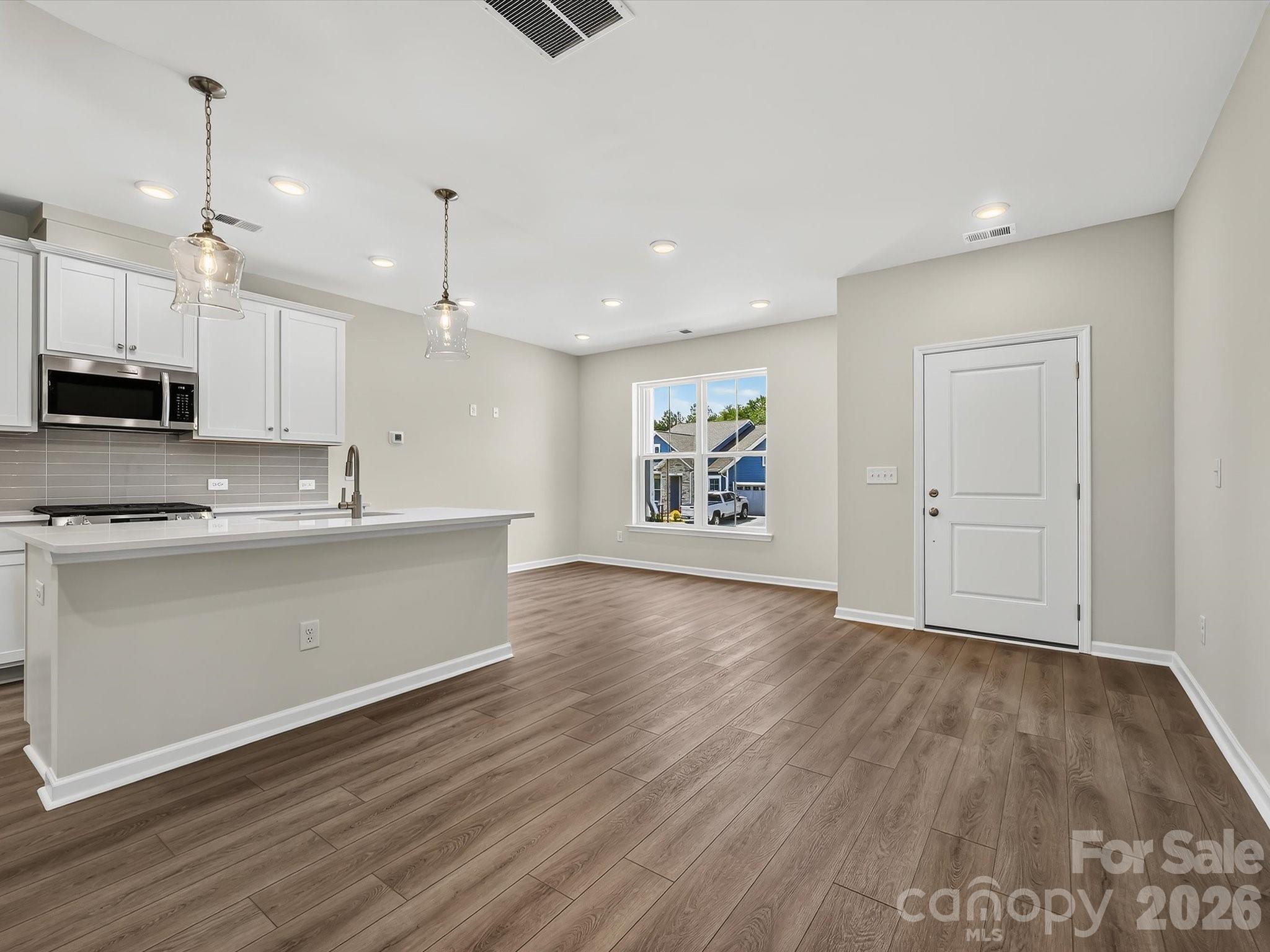 569 Cape Cod Way Property Photo 13