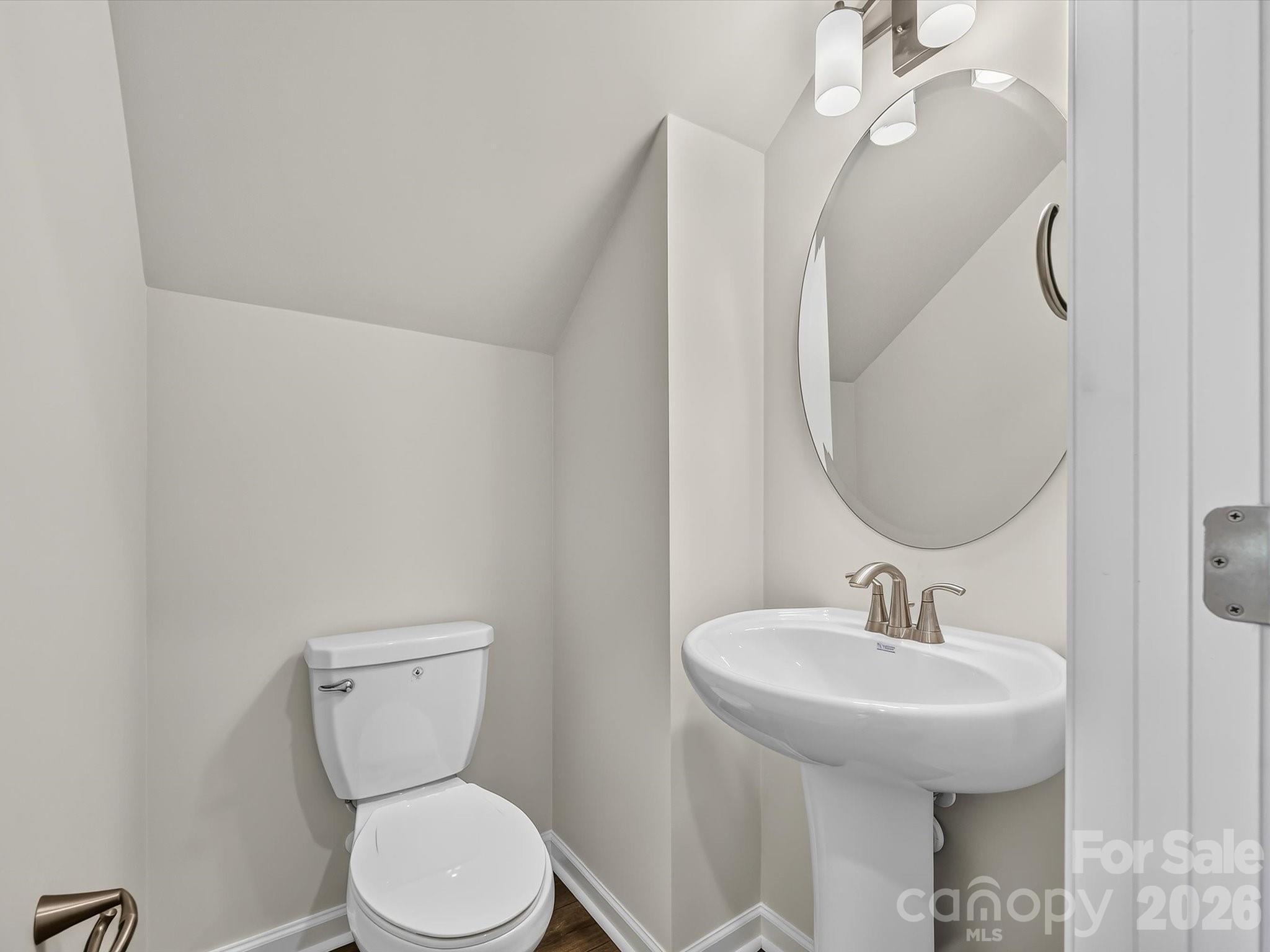 569 Cape Cod Way Property Photo 16