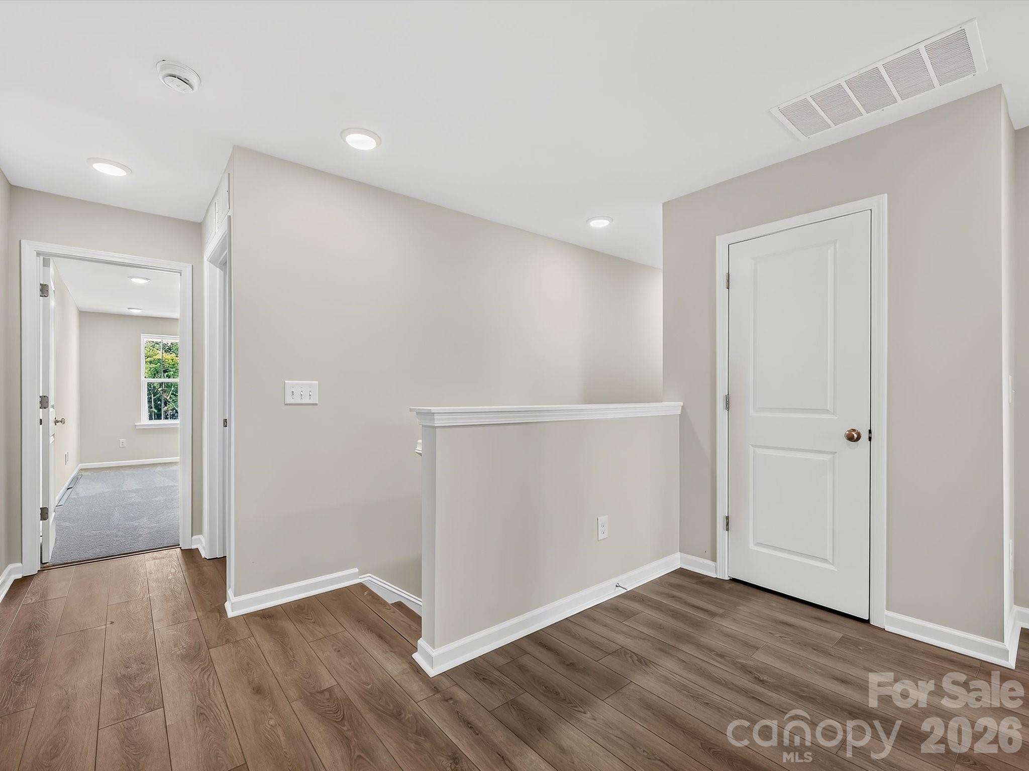 569 Cape Cod Way Property Photo 18