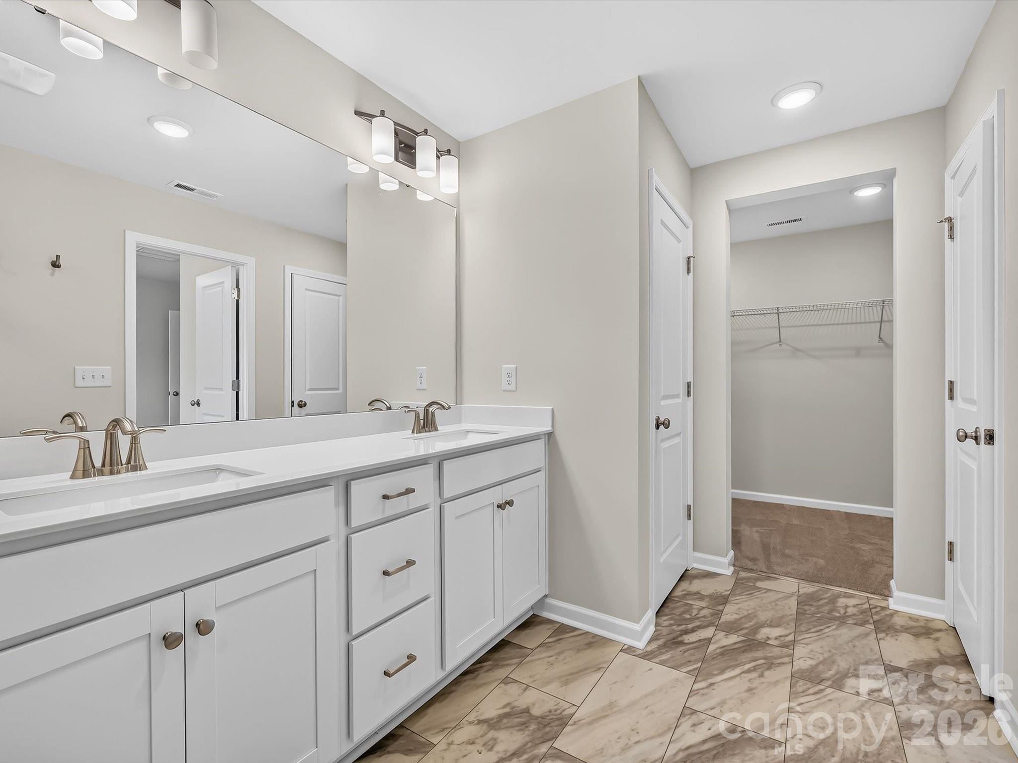 569 Cape Cod Way Property Photo 23
